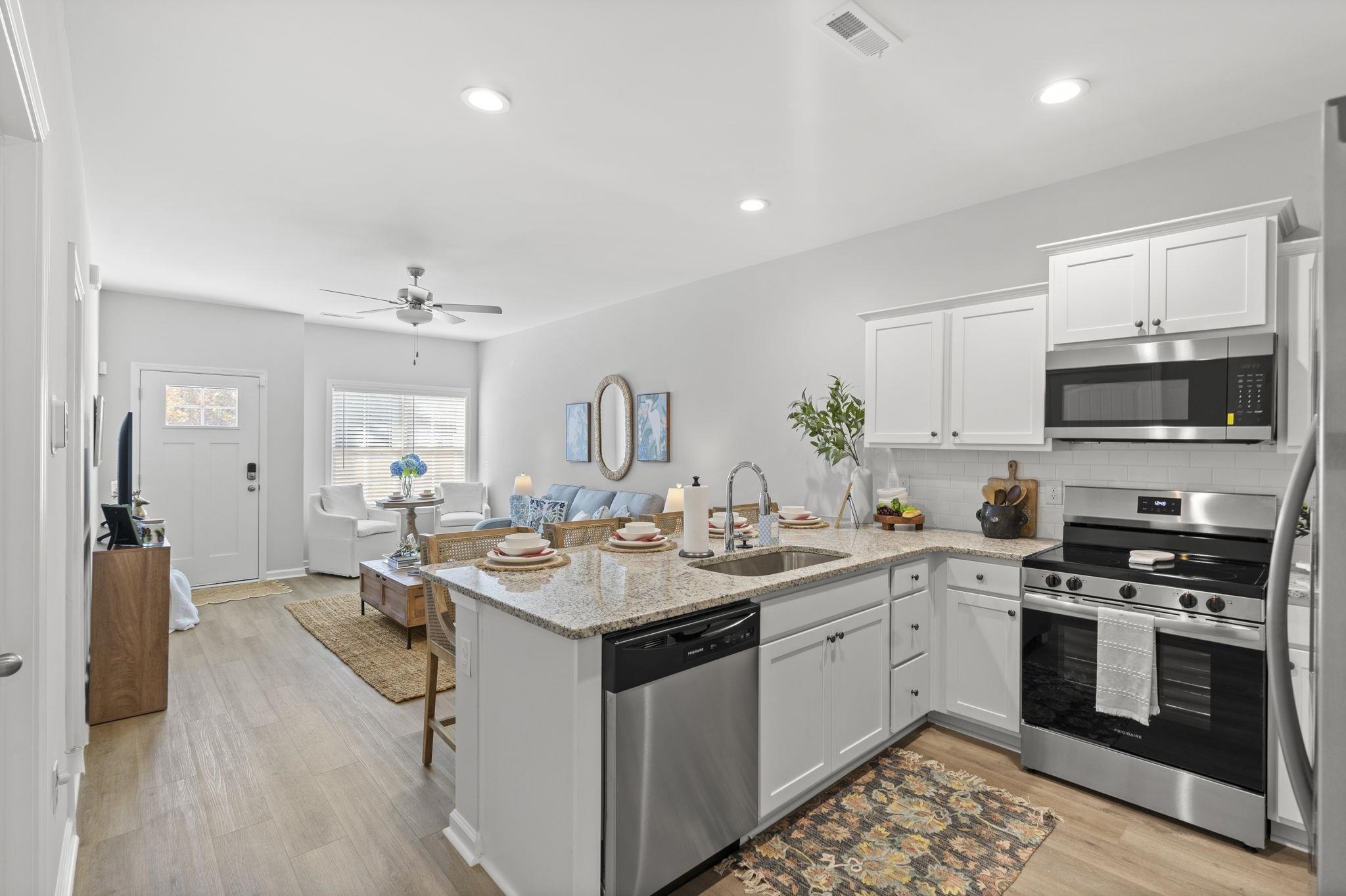 267 Buckwood Dr Property Photo 3