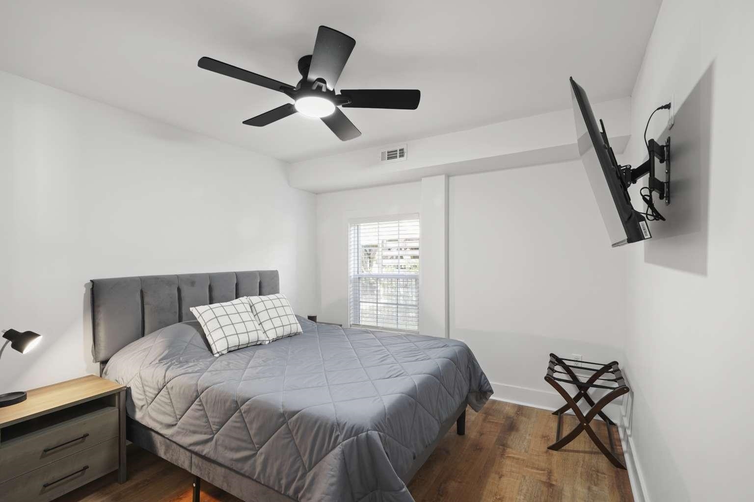 4606 Surf St. Property Photo 32