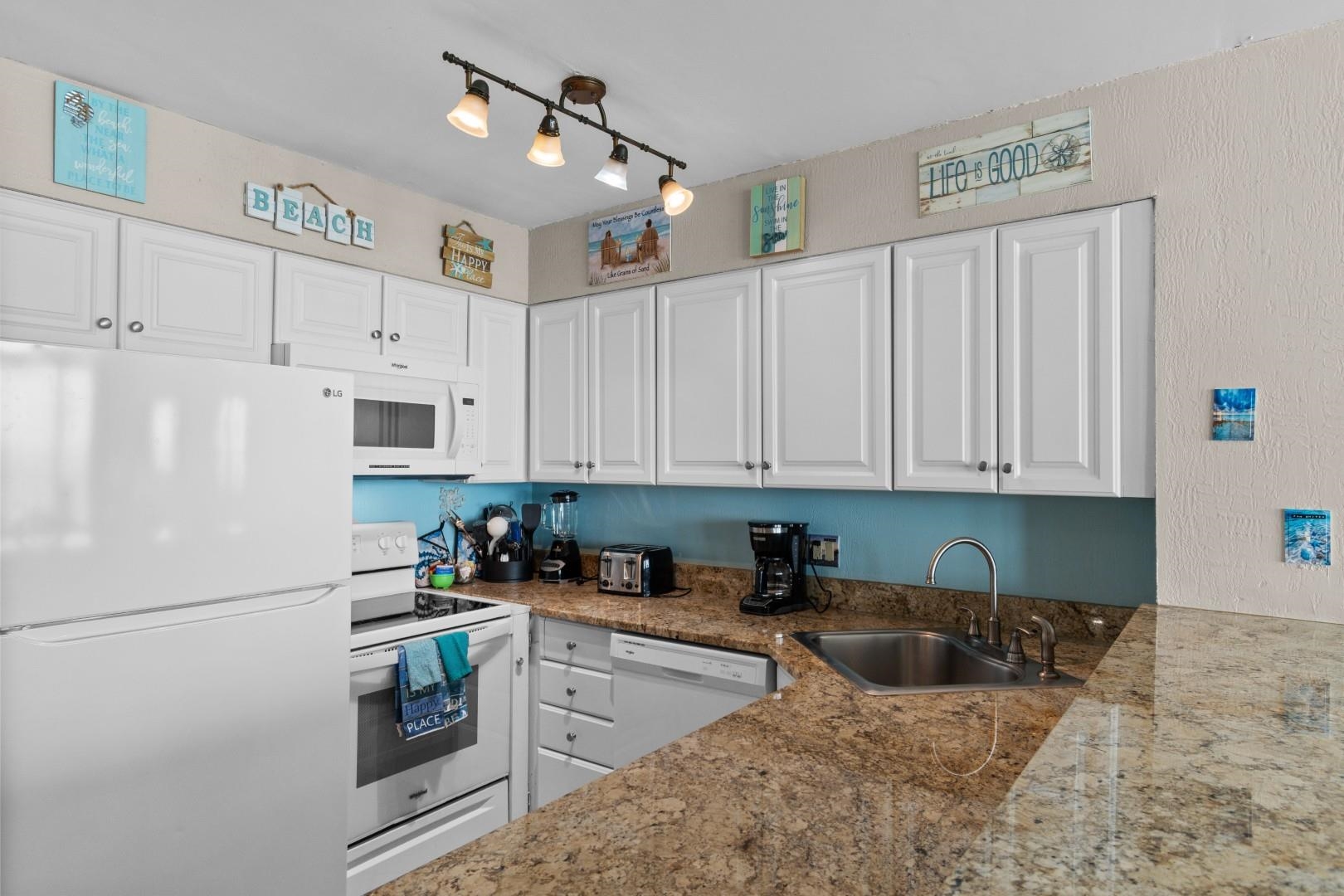 2500 N Ocean Blvd. Property Photo 4