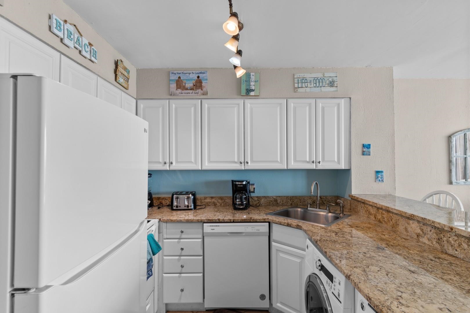 2500 N Ocean Blvd. Property Photo 5