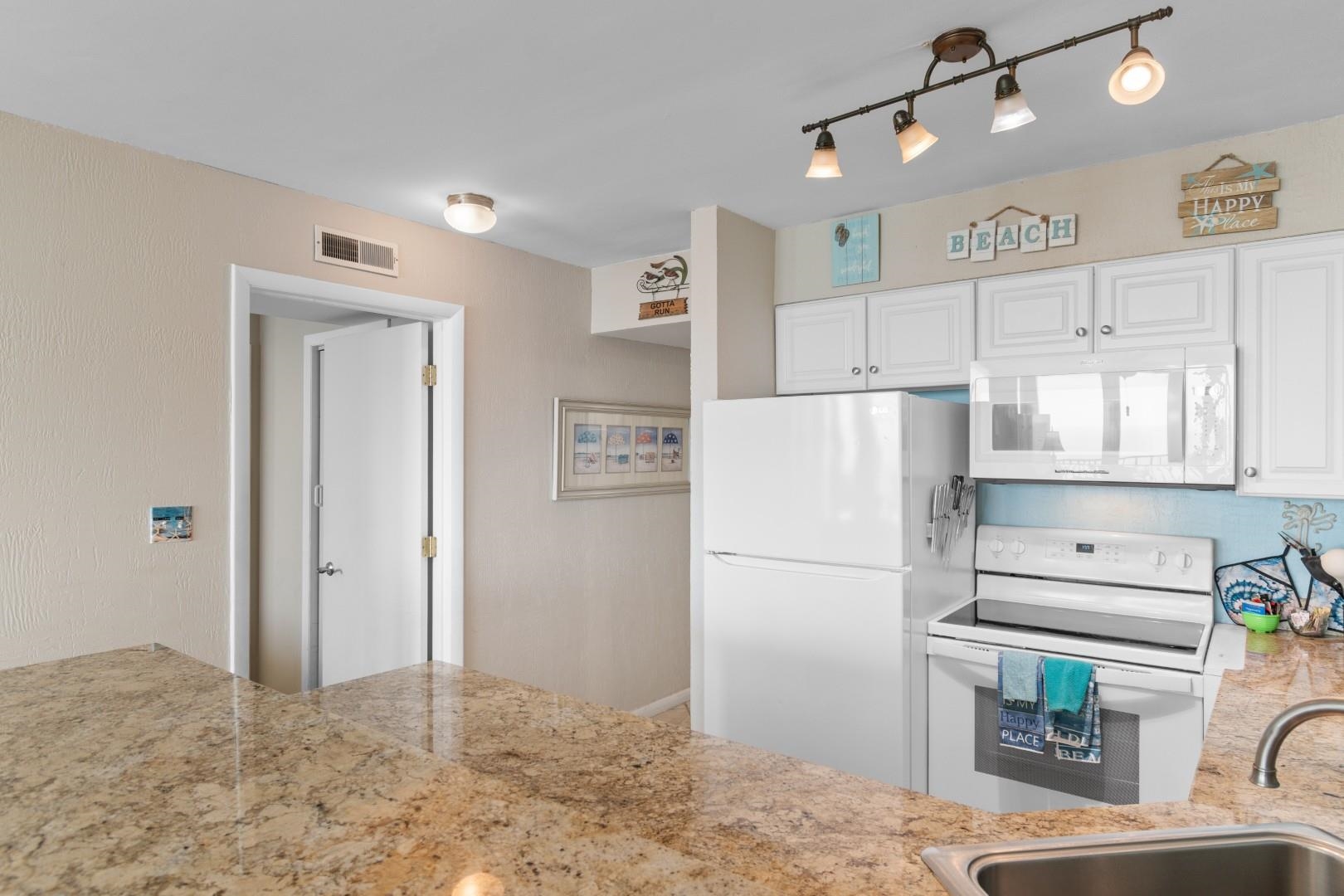 2500 N Ocean Blvd. Property Photo 8