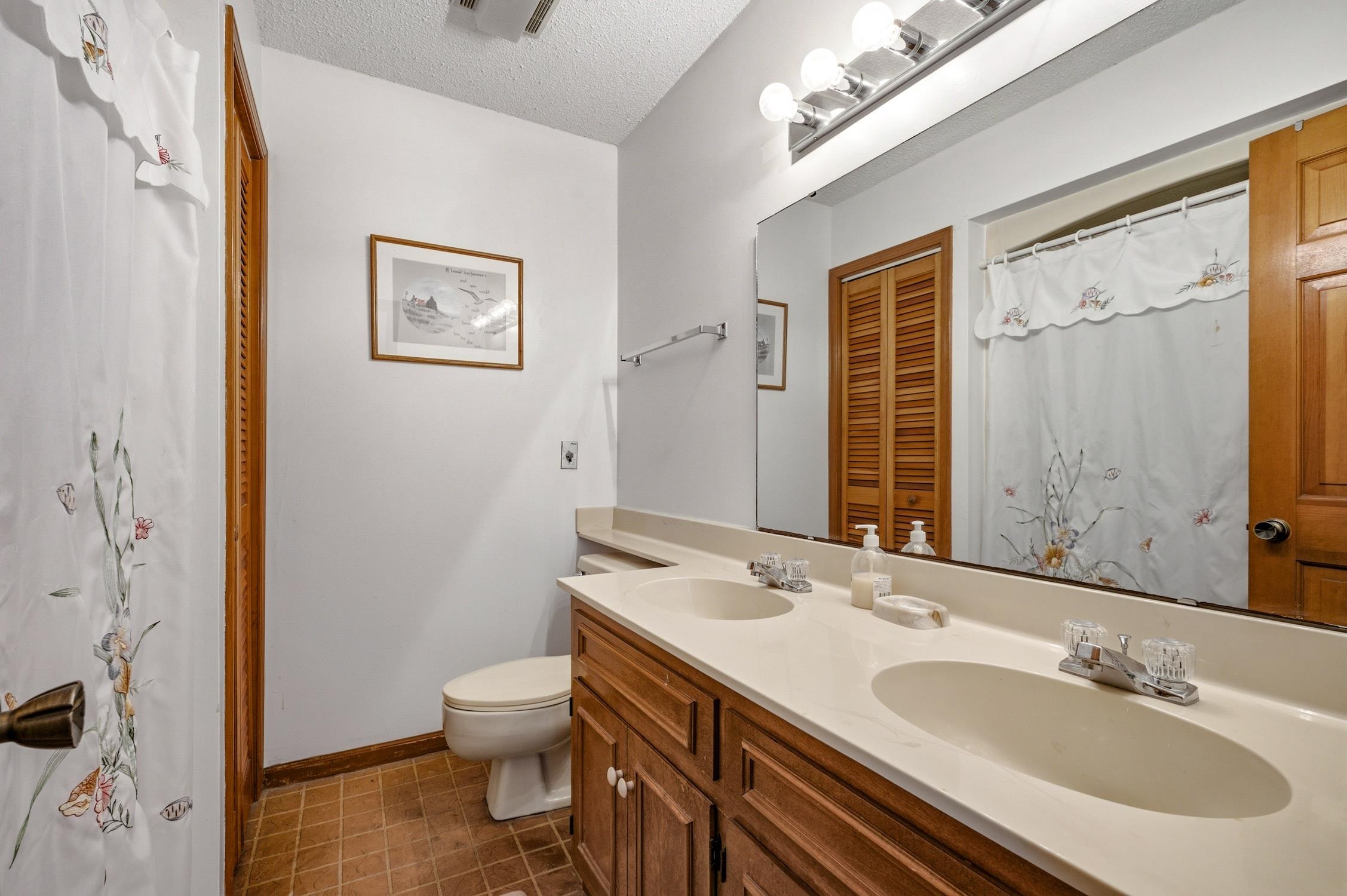 627 N Waccamaw Dr. Property Photo 4
