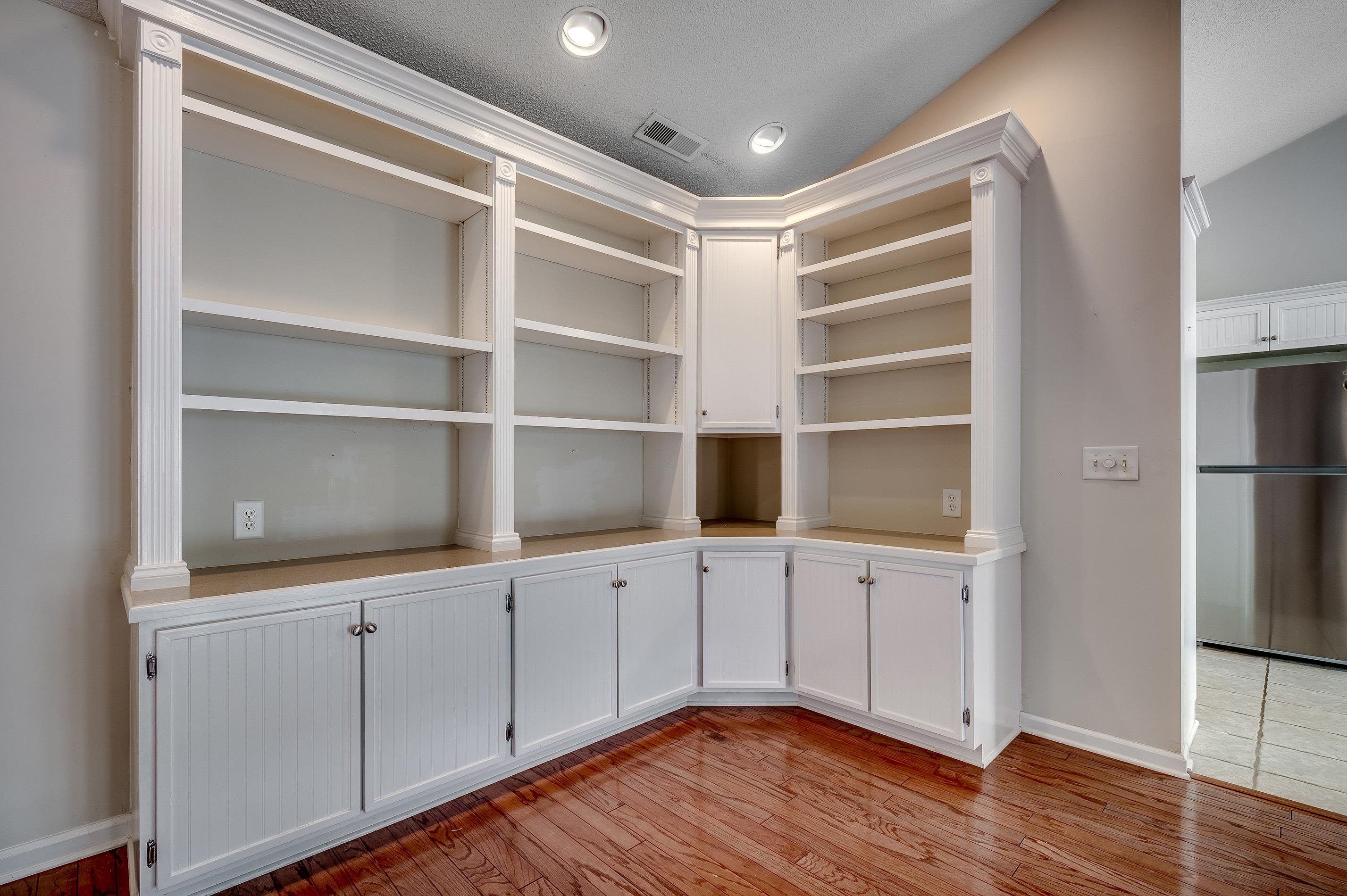 3512 Queens Harbour Blvd. Property Photo 5