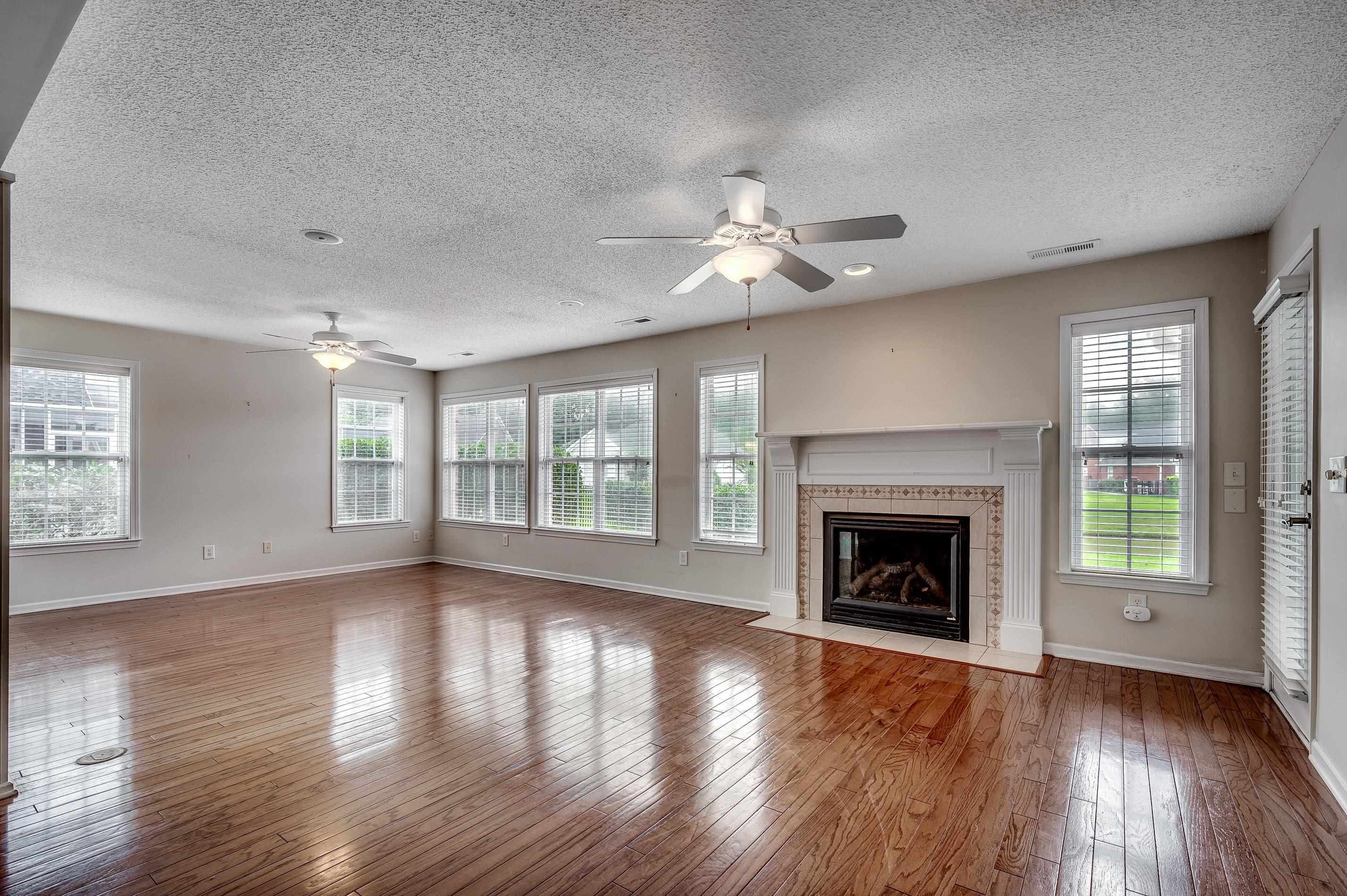 3512 Queens Harbour Blvd. Property Photo 8