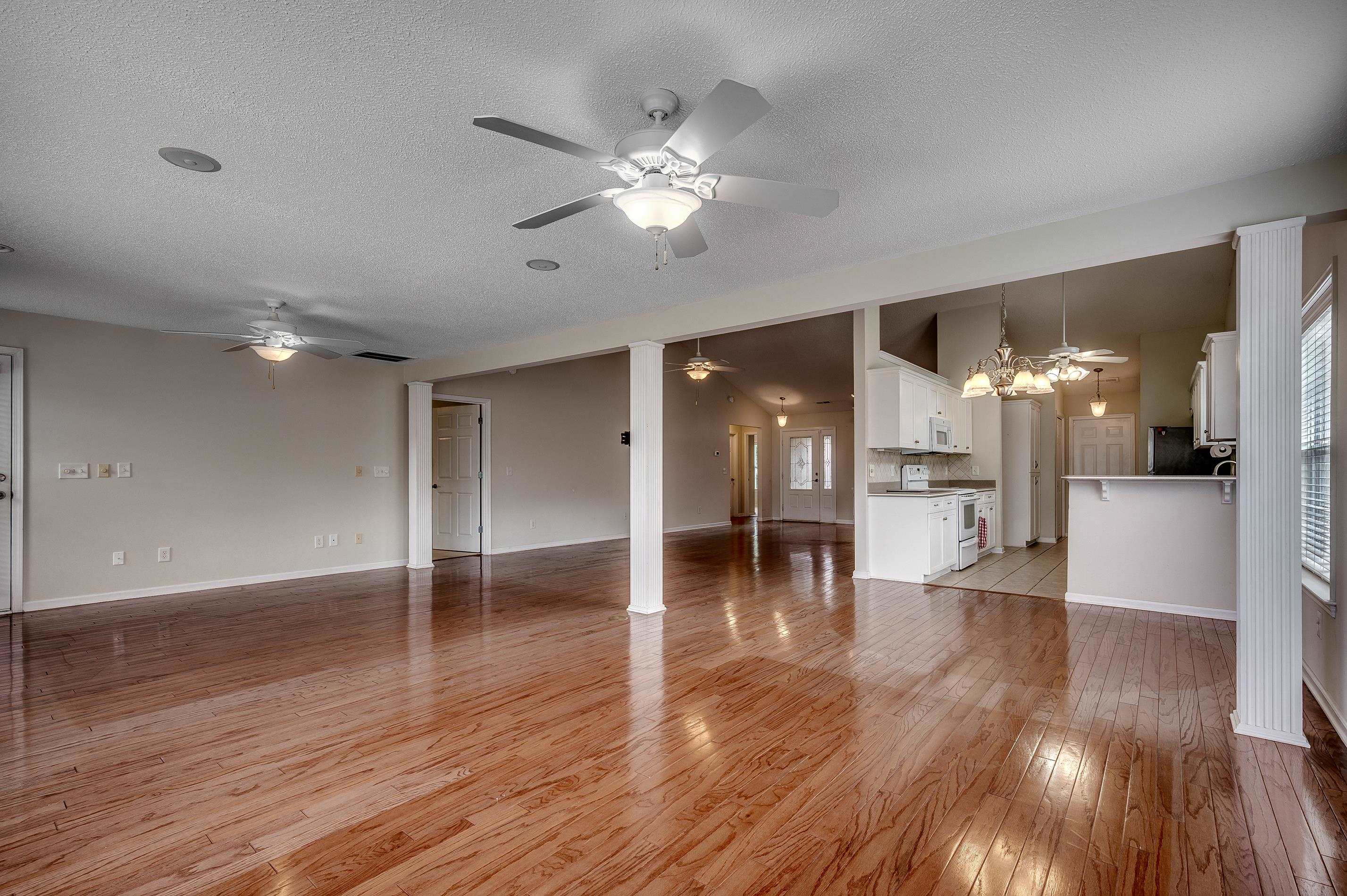 3512 Queens Harbour Blvd. Property Photo 10