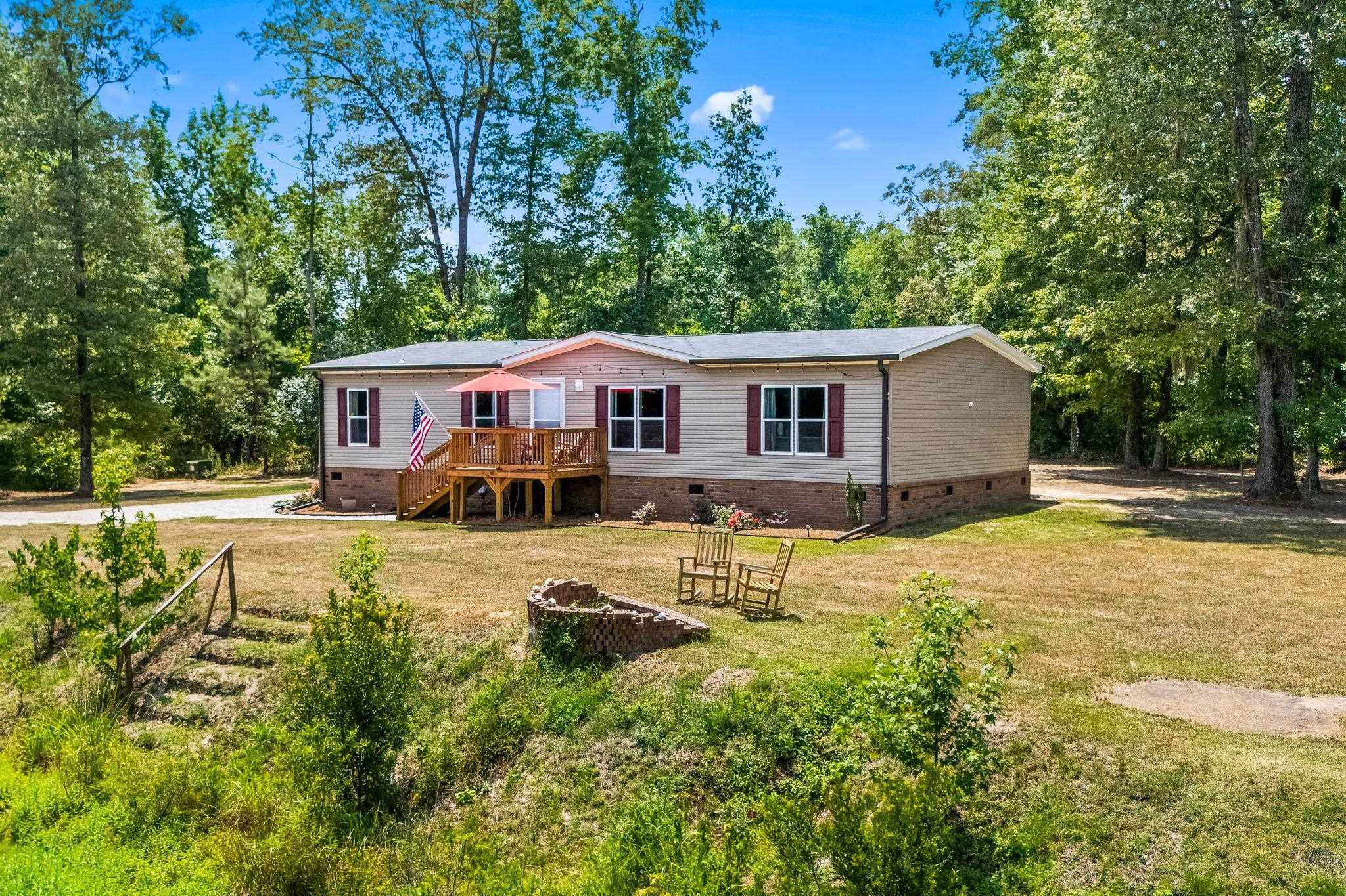 2463 Hanna Lake Rd. Property Photo 1