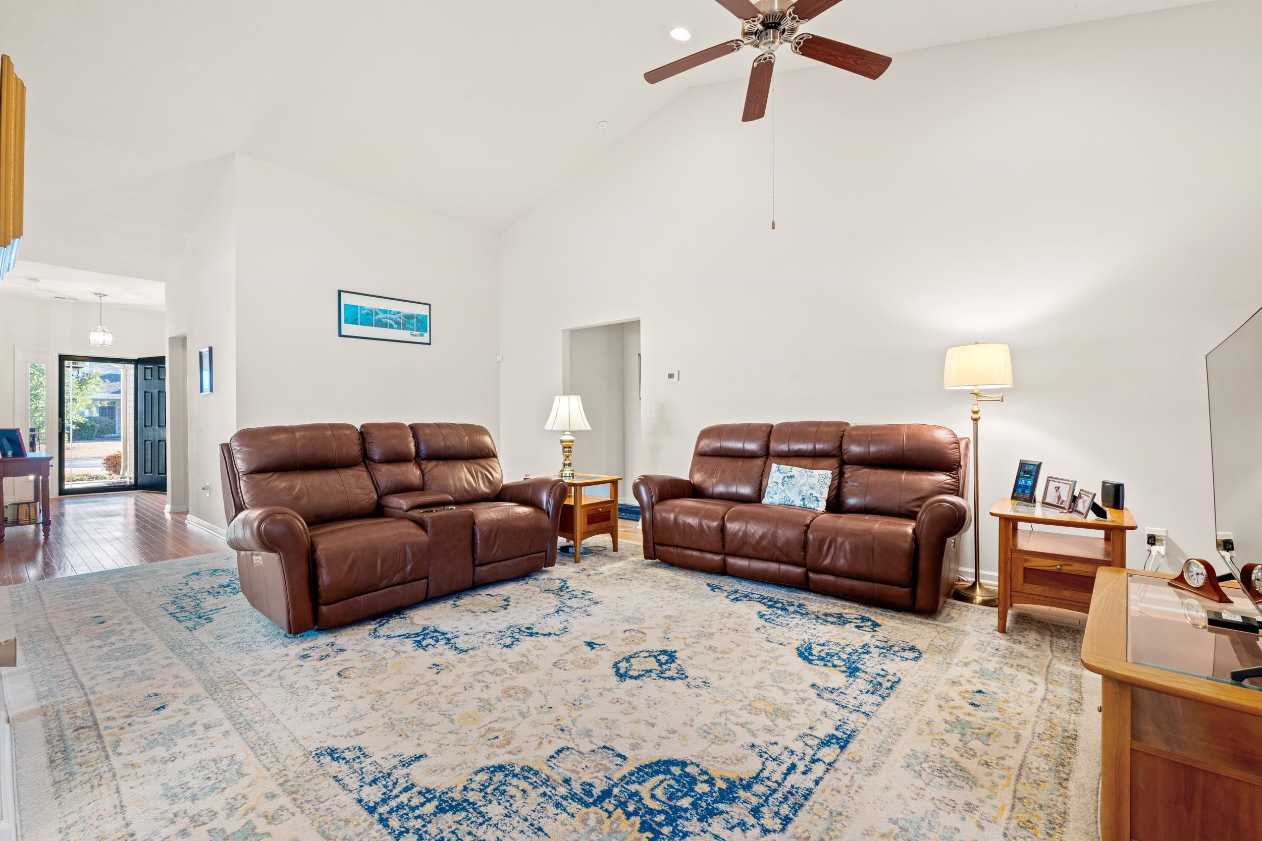 912 Daresbury Ln. Property Photo 3