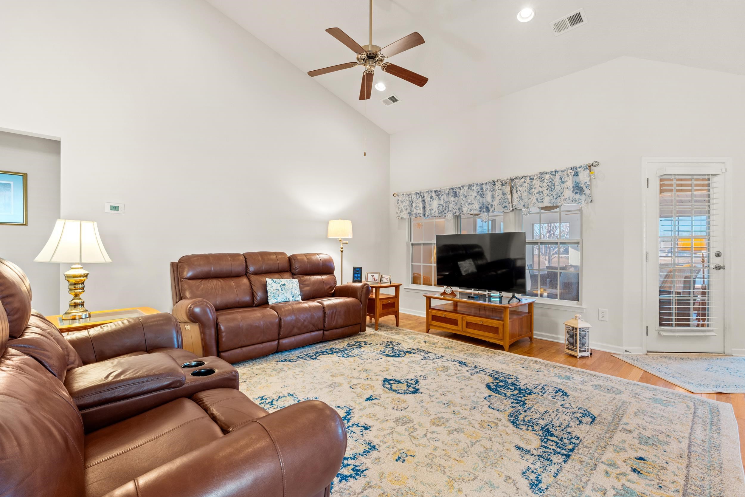 912 Daresbury Ln. Property Photo 5