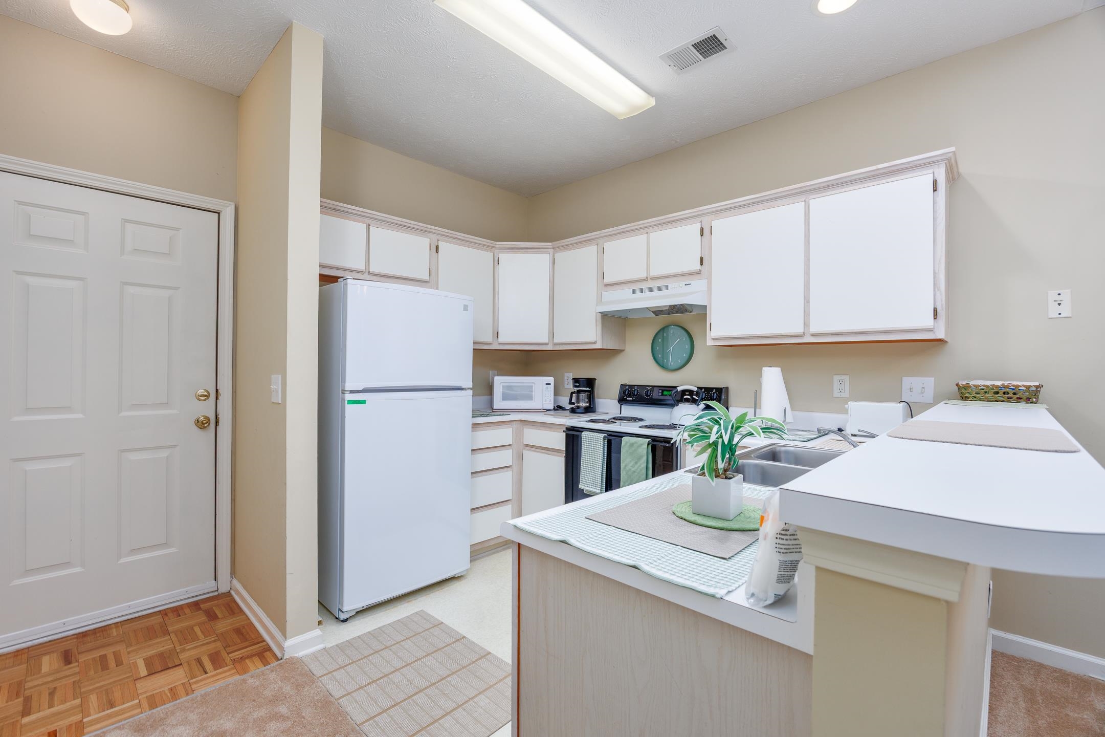504 River Oaks Dr. Property Photo 12