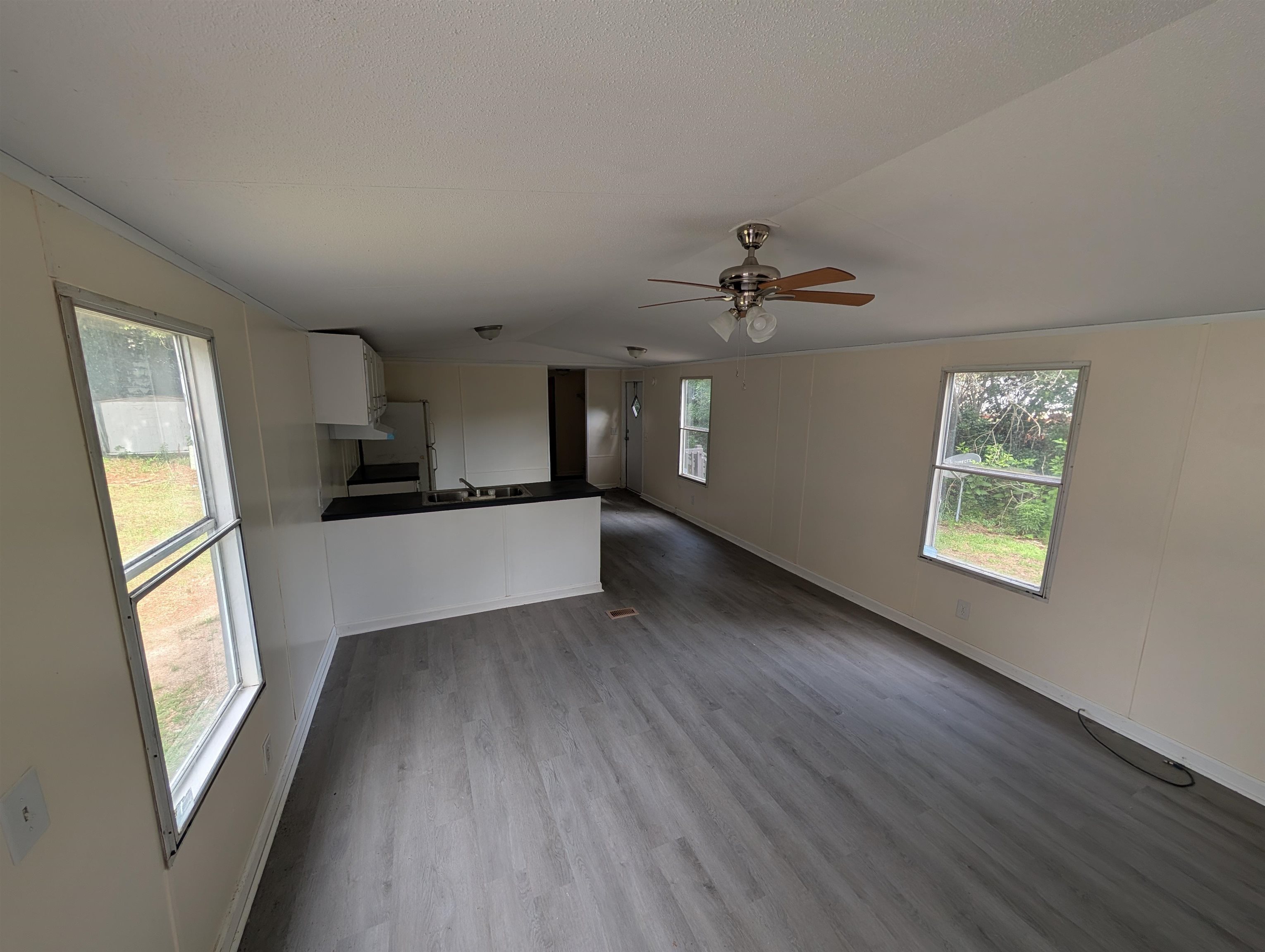 212 R Bar M Ranch Rd Property Photo 2