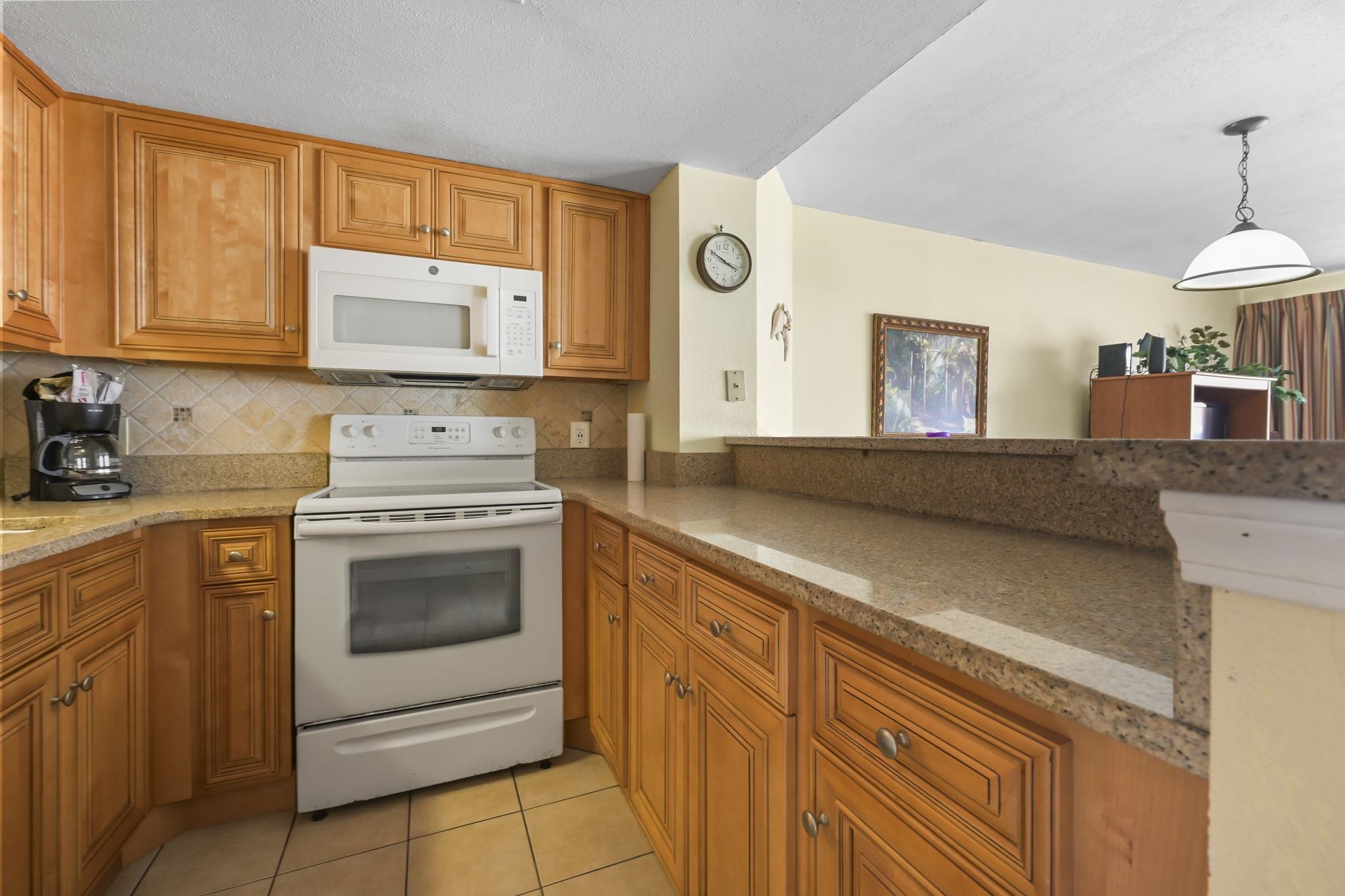 5511 N Ocean Blvd. Property Photo 11