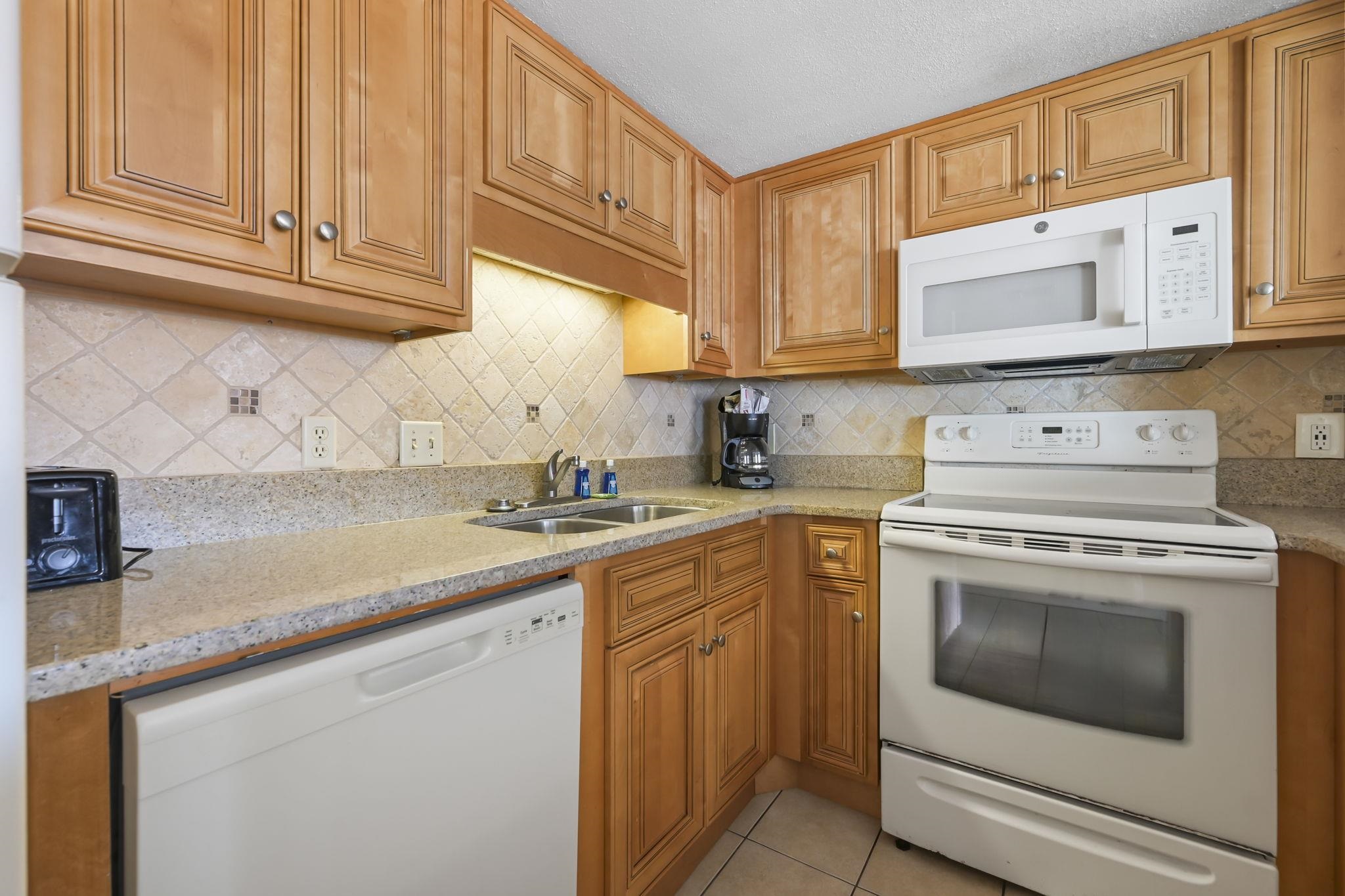 5511 N Ocean Blvd. Property Photo 12