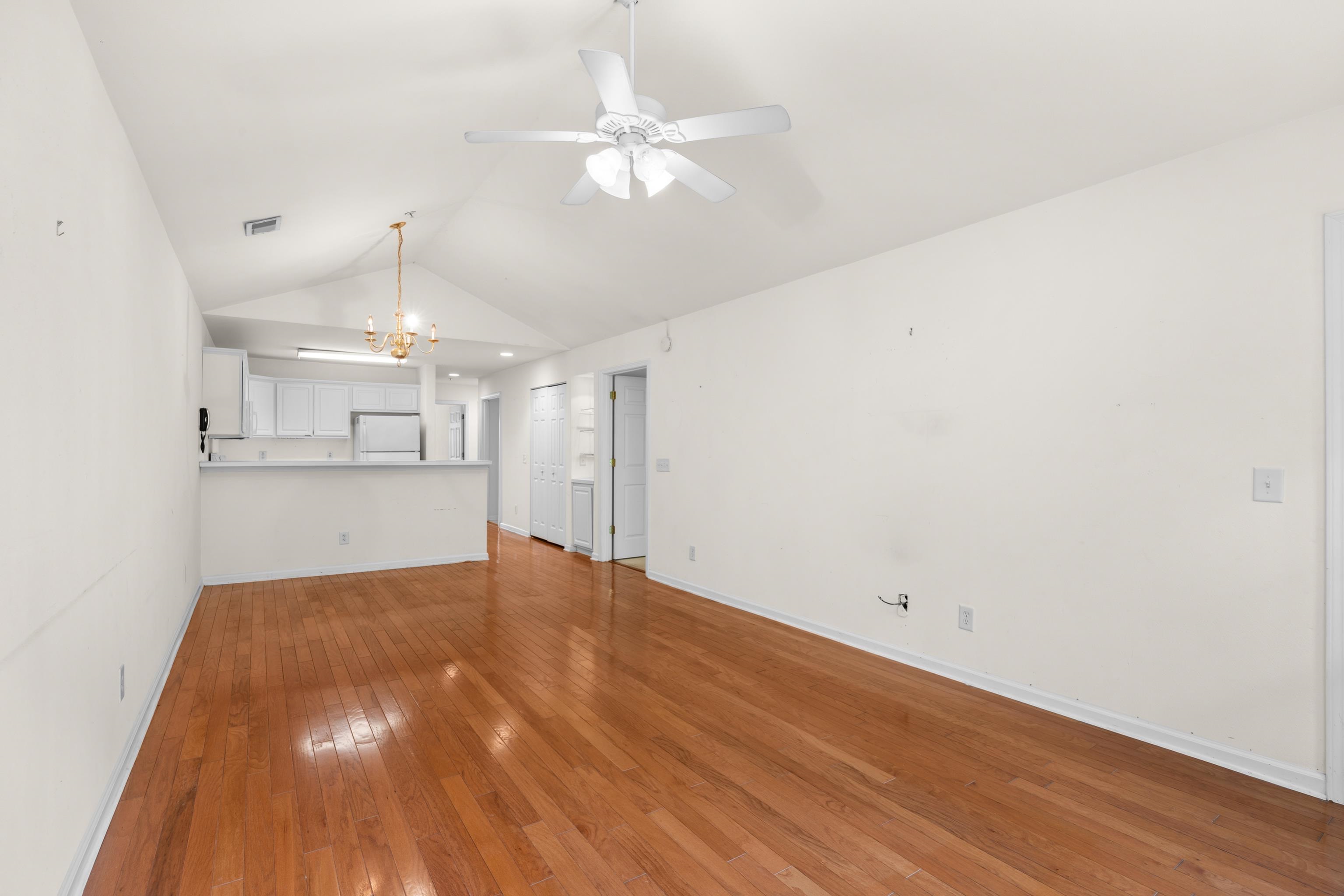 1125 Blue Stem Dr. Property Photo 12