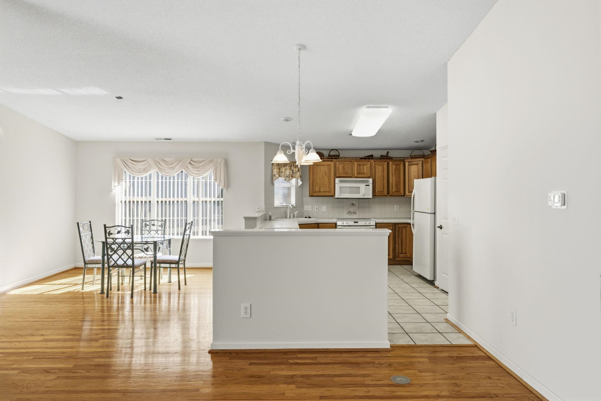 2443 Glen Dr. Property Photo 12