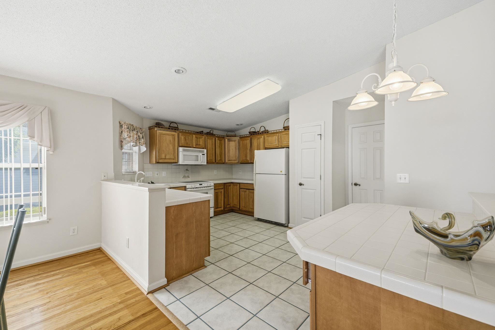 2443 Glen Dr. Property Photo 16