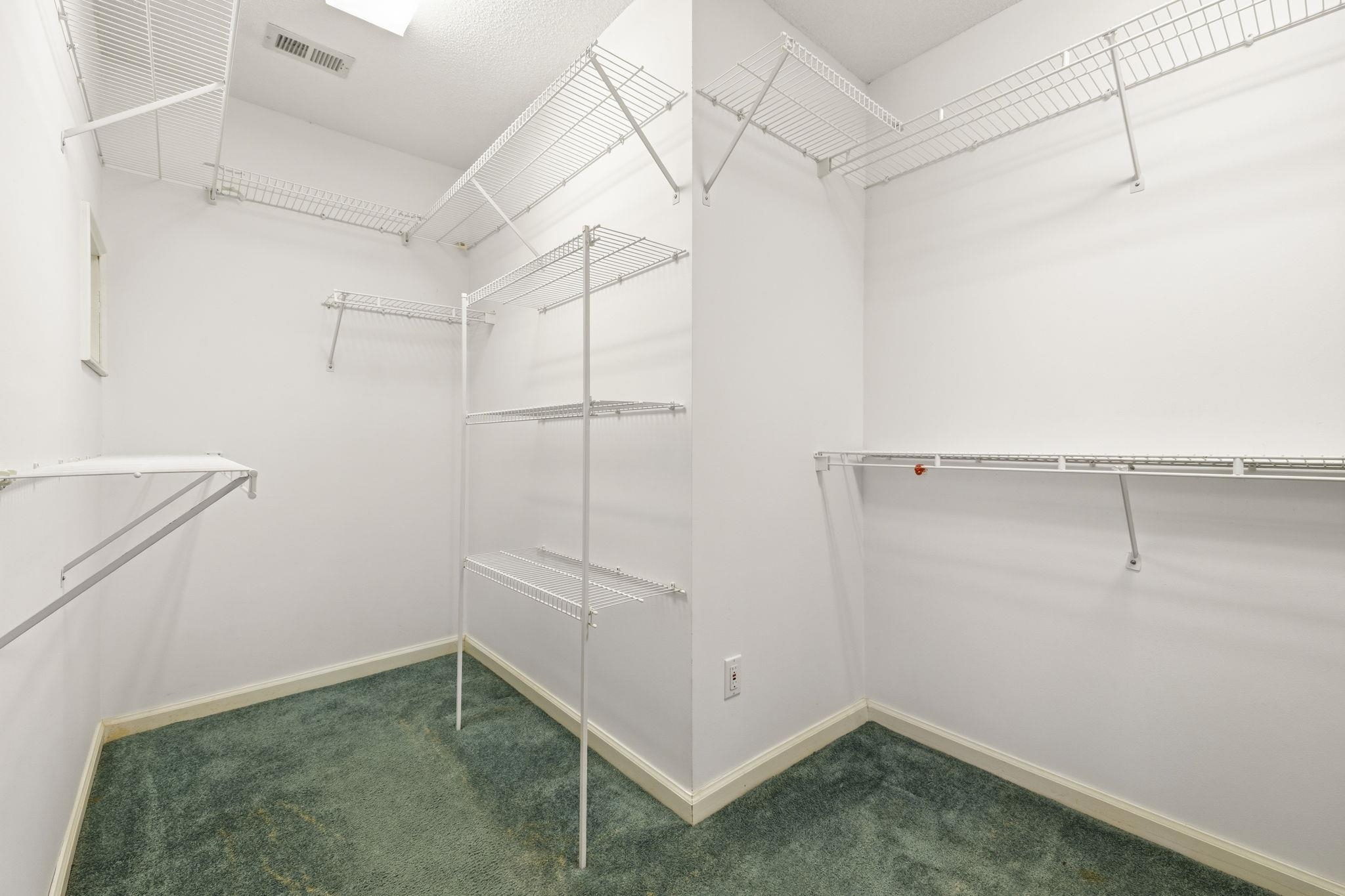 2443 Glen Dr. Property Photo 25