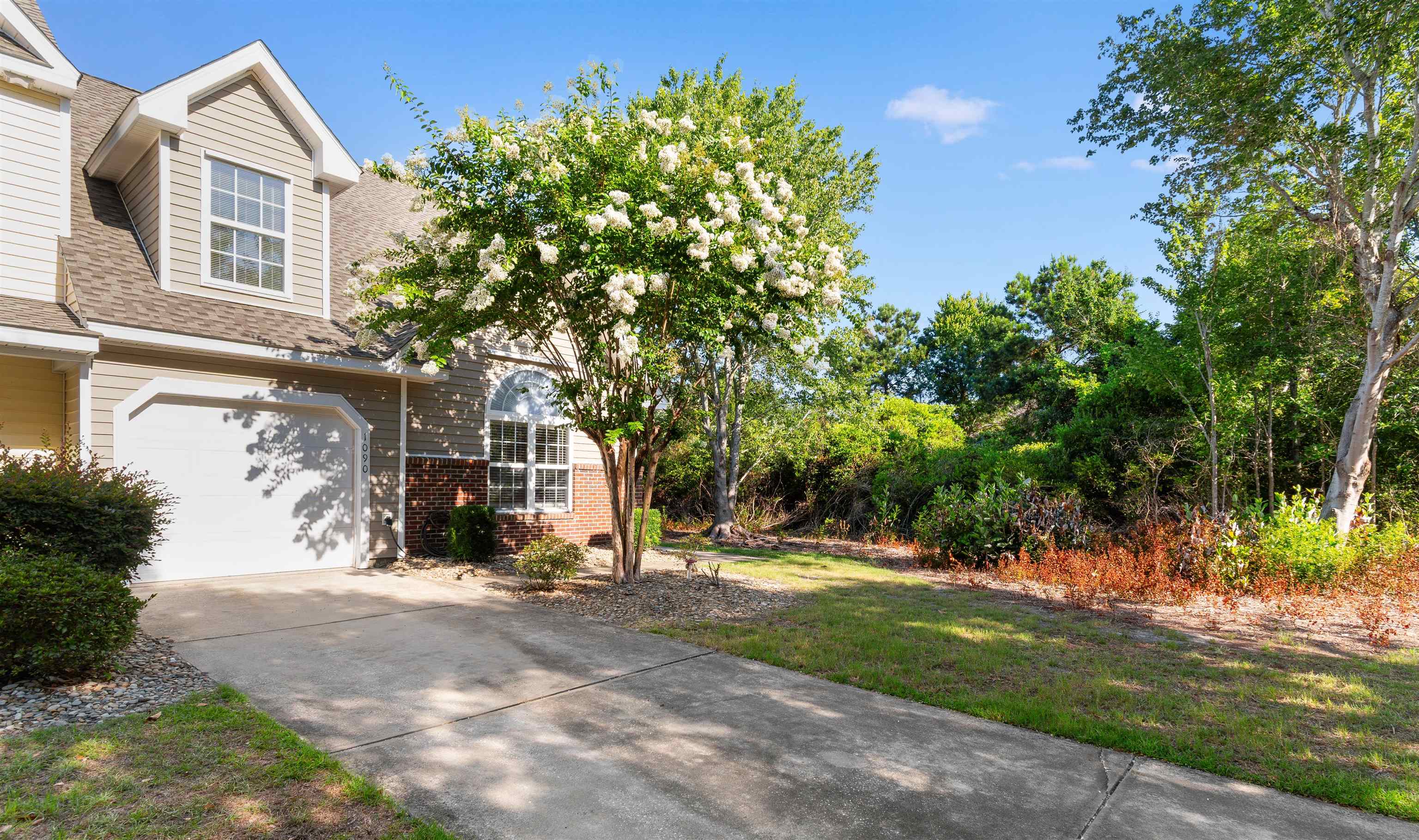 1090 Stanton Pl. Property Photo 3
