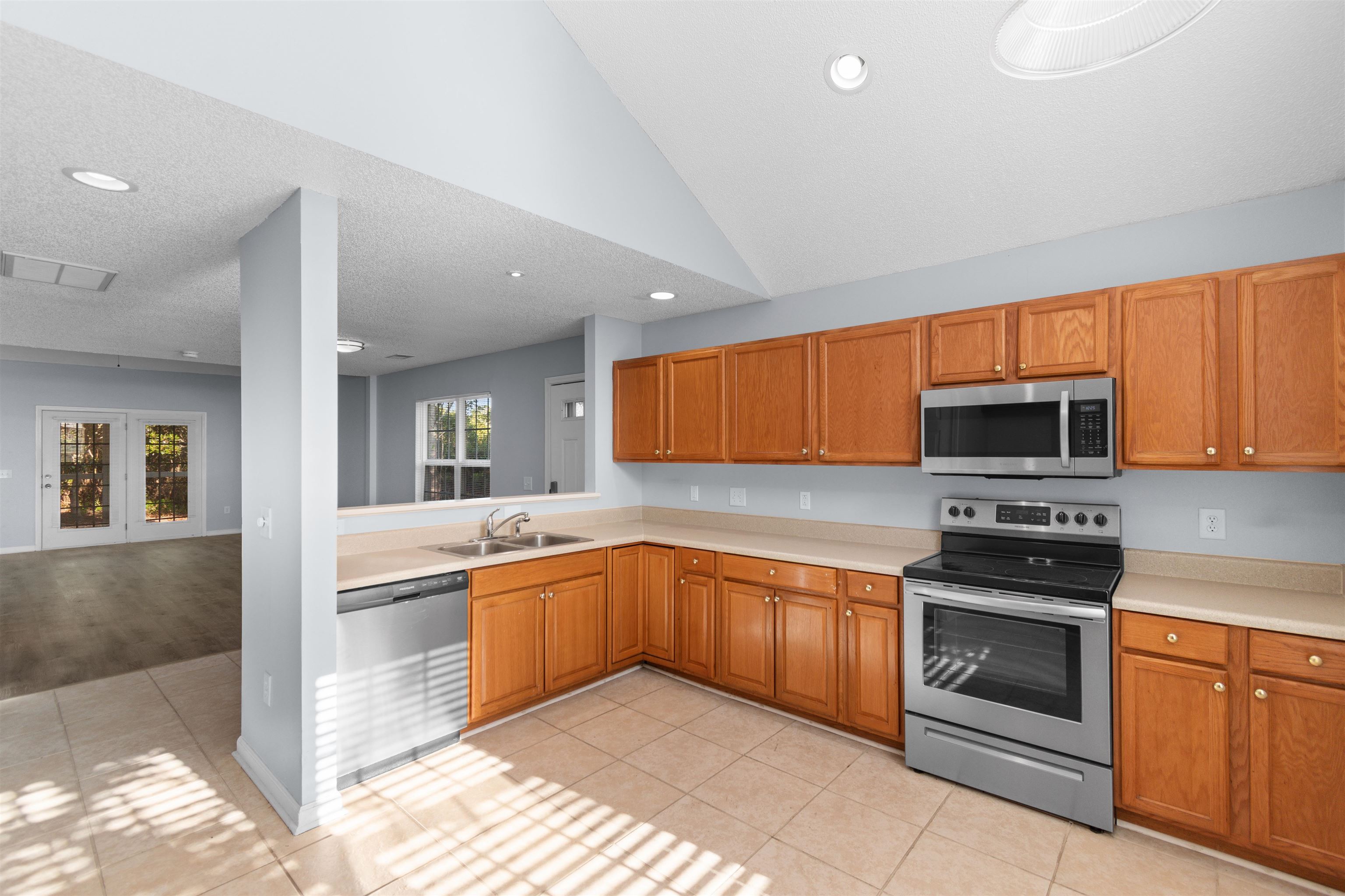 1090 Stanton Pl. Property Photo 9
