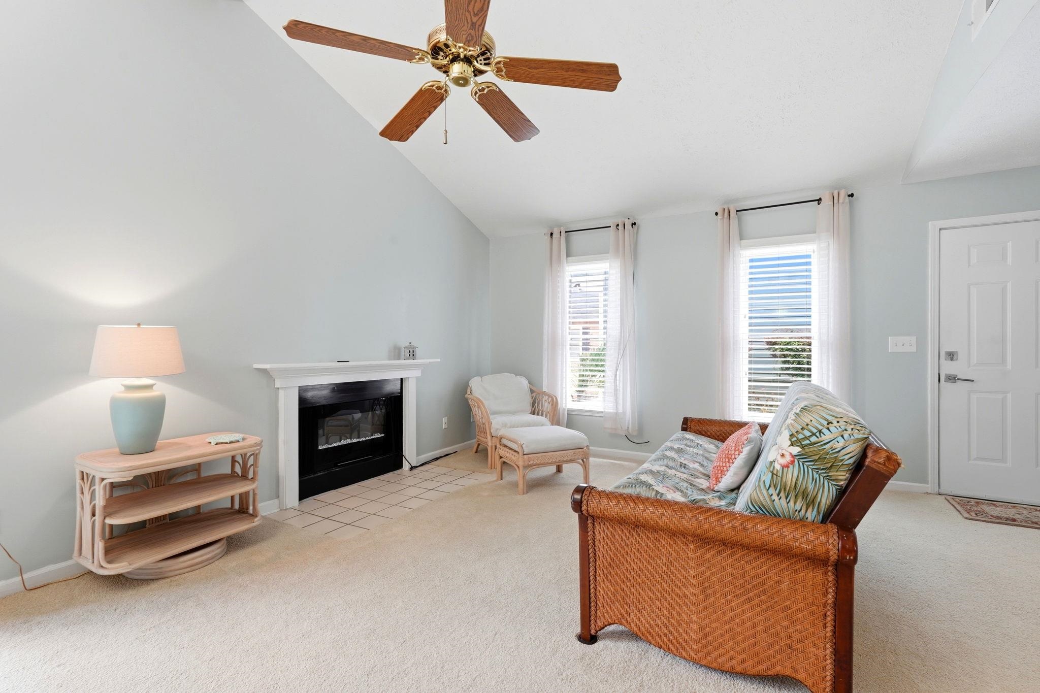 906 Tiffany Ln. Property Photo 12