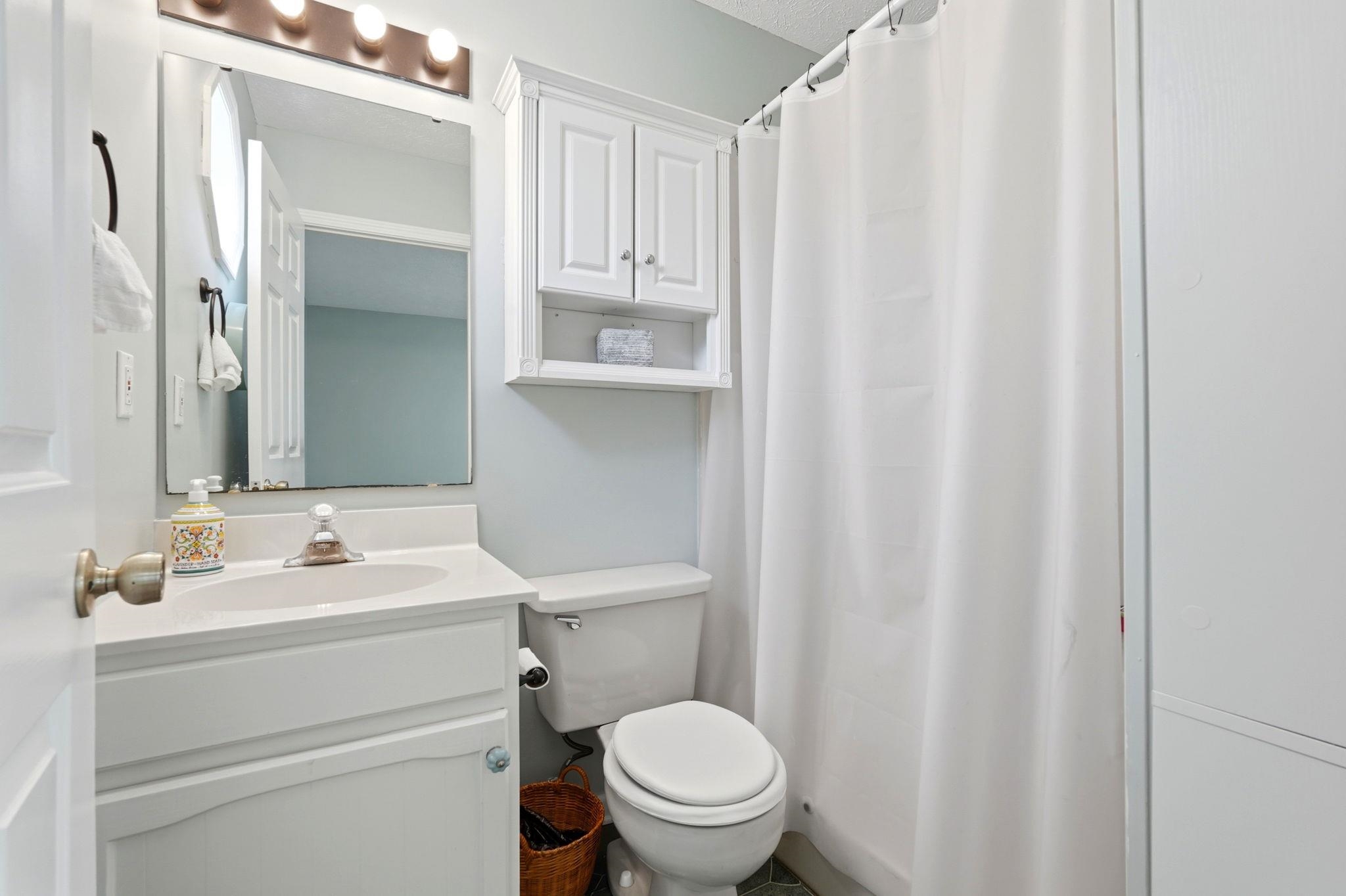906 Tiffany Ln. Property Photo 15