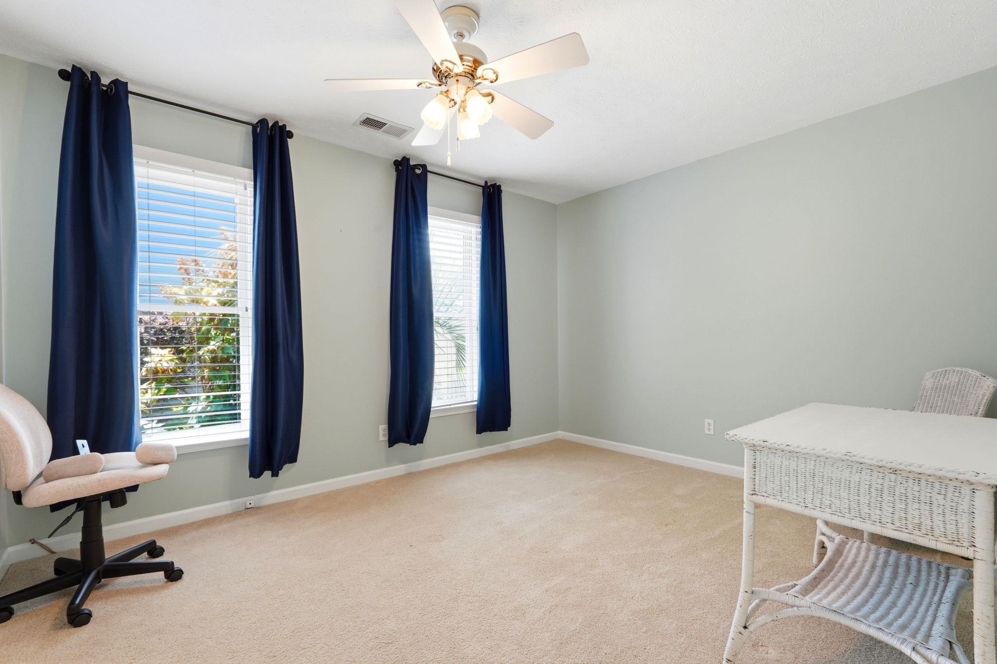 906 Tiffany Ln. Property Photo 20