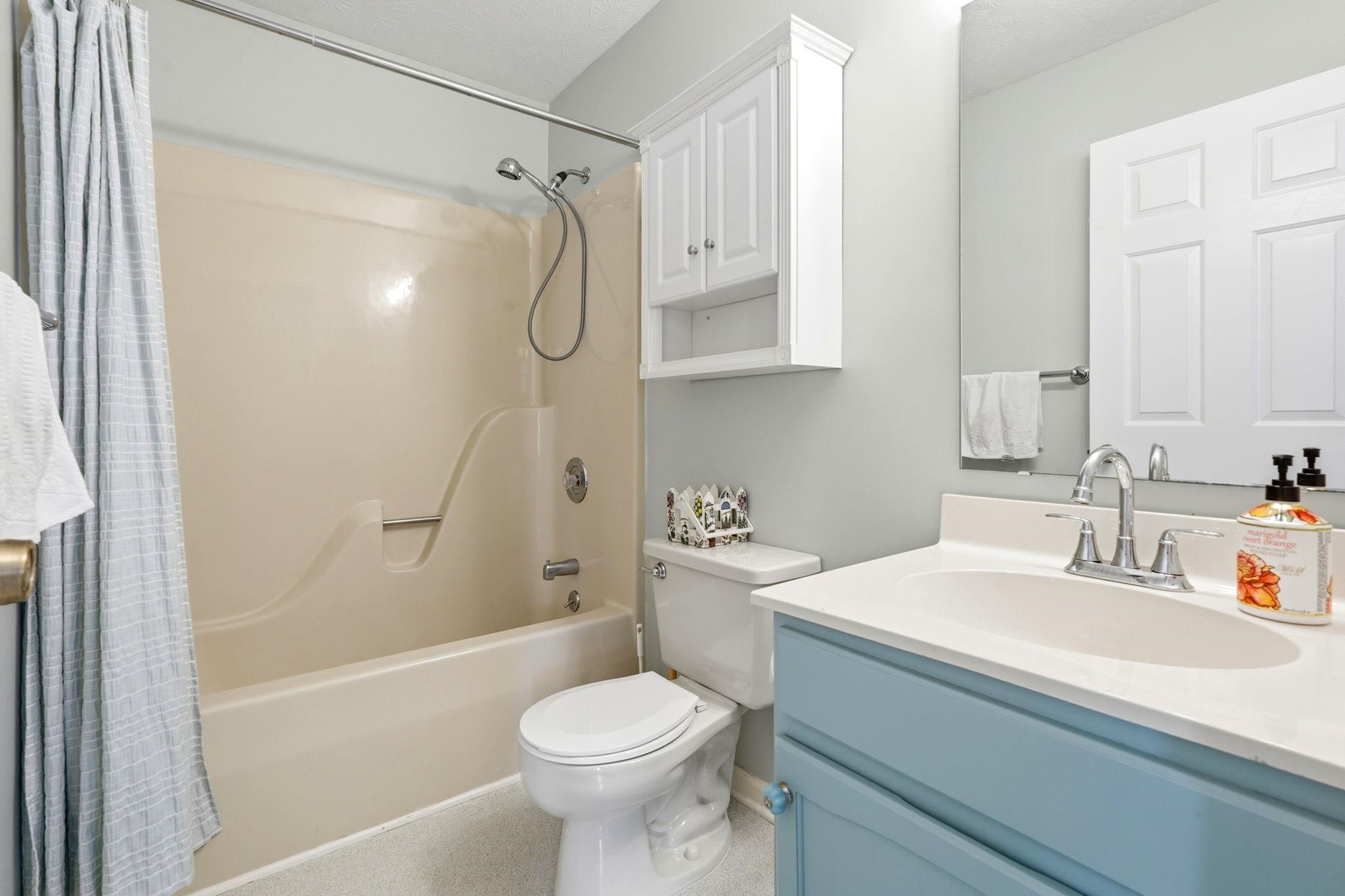 906 Tiffany Ln. Property Photo 21