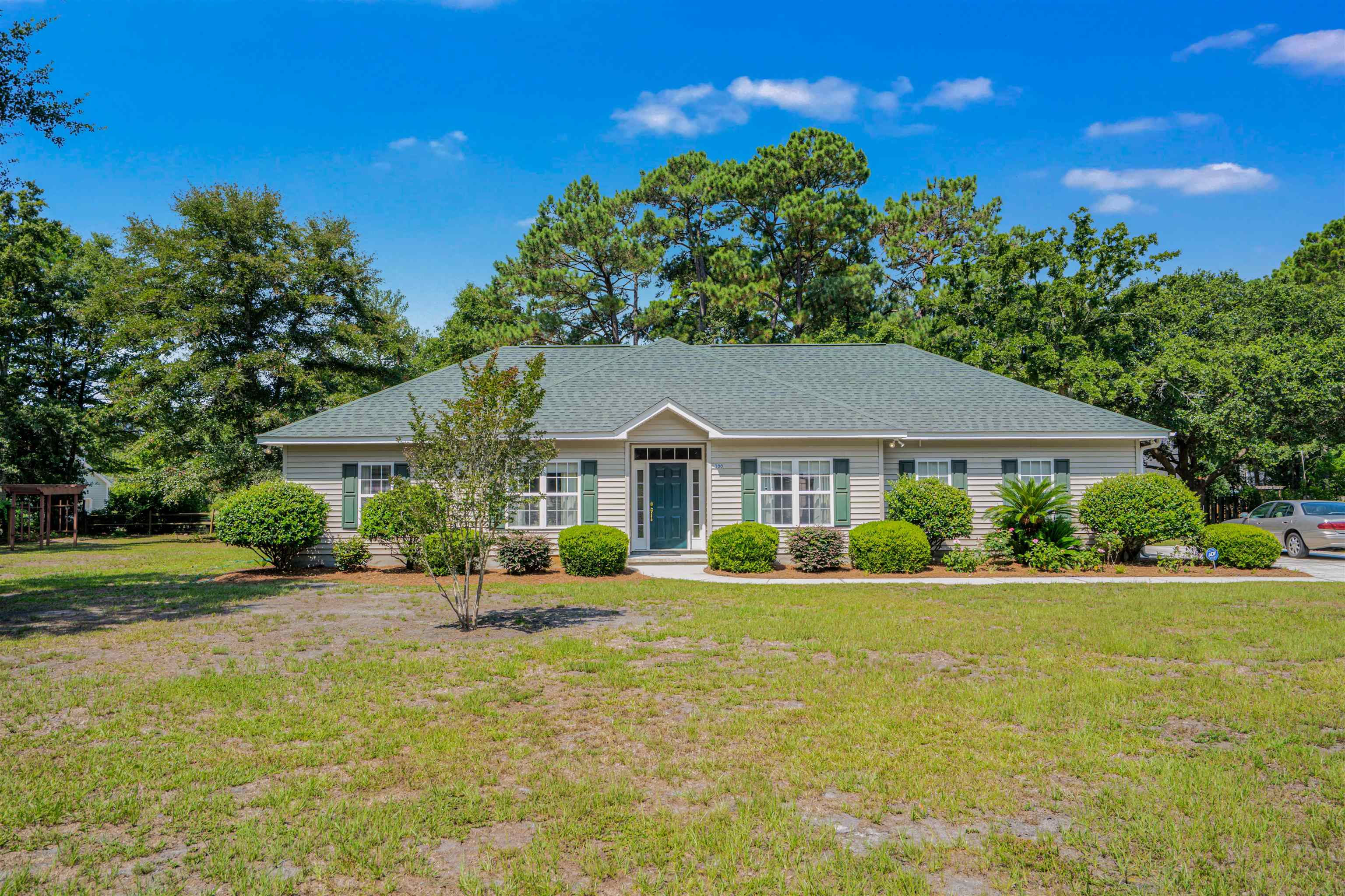 300 Russell Dr. Property Photo 2