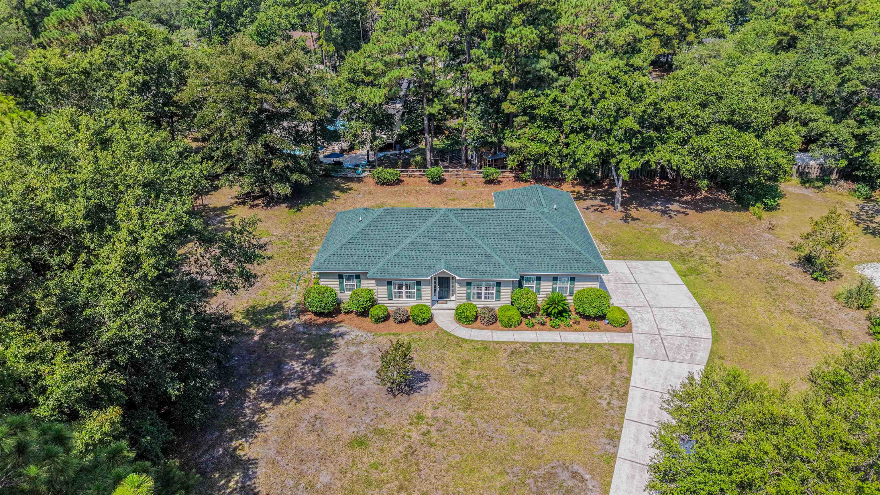 300 Russell Dr. Property Photo 3