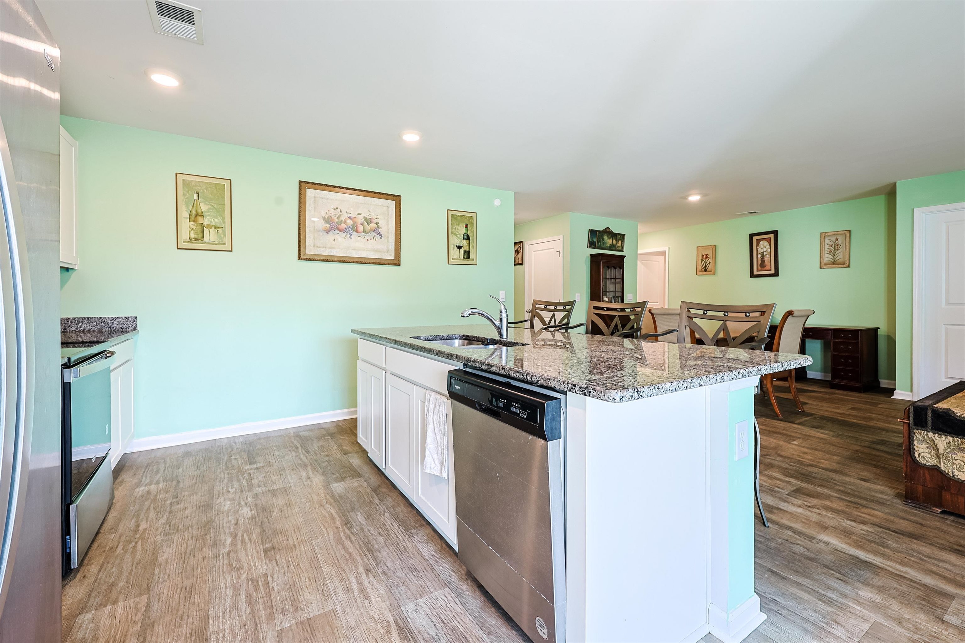 305 Woodcross Court Property Photo 8