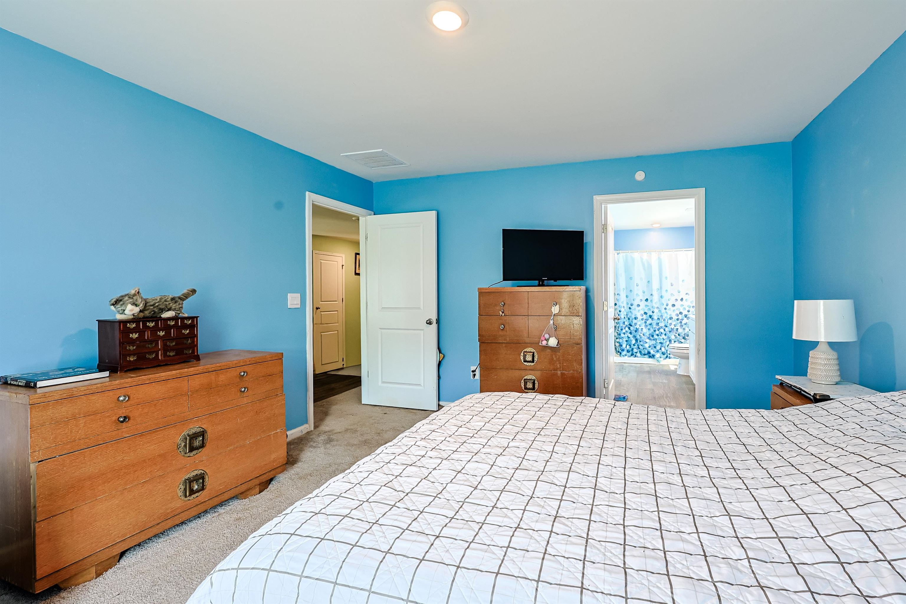 305 Woodcross Court Property Photo 12