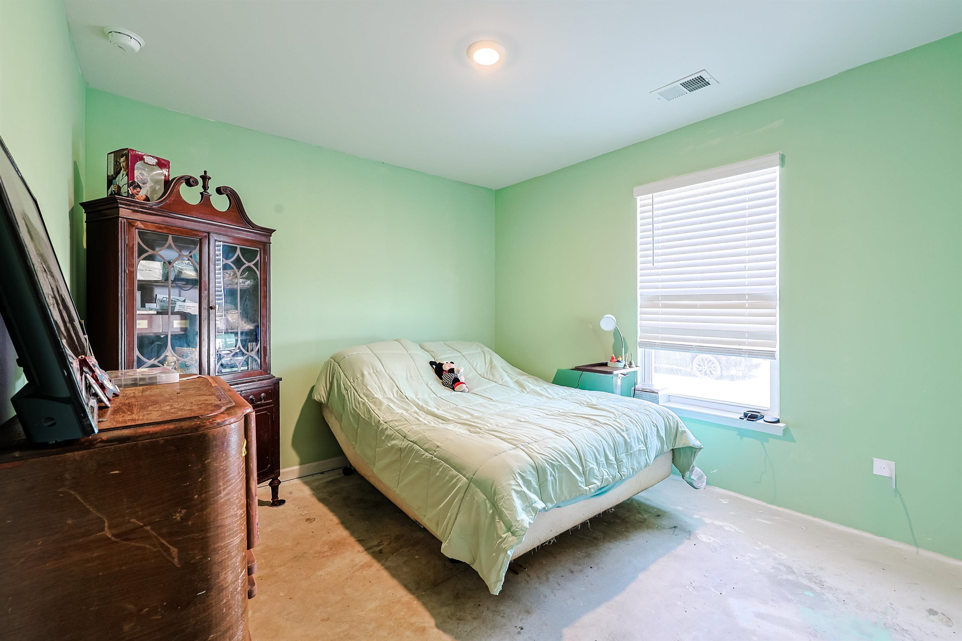 305 Woodcross Court Property Photo 16