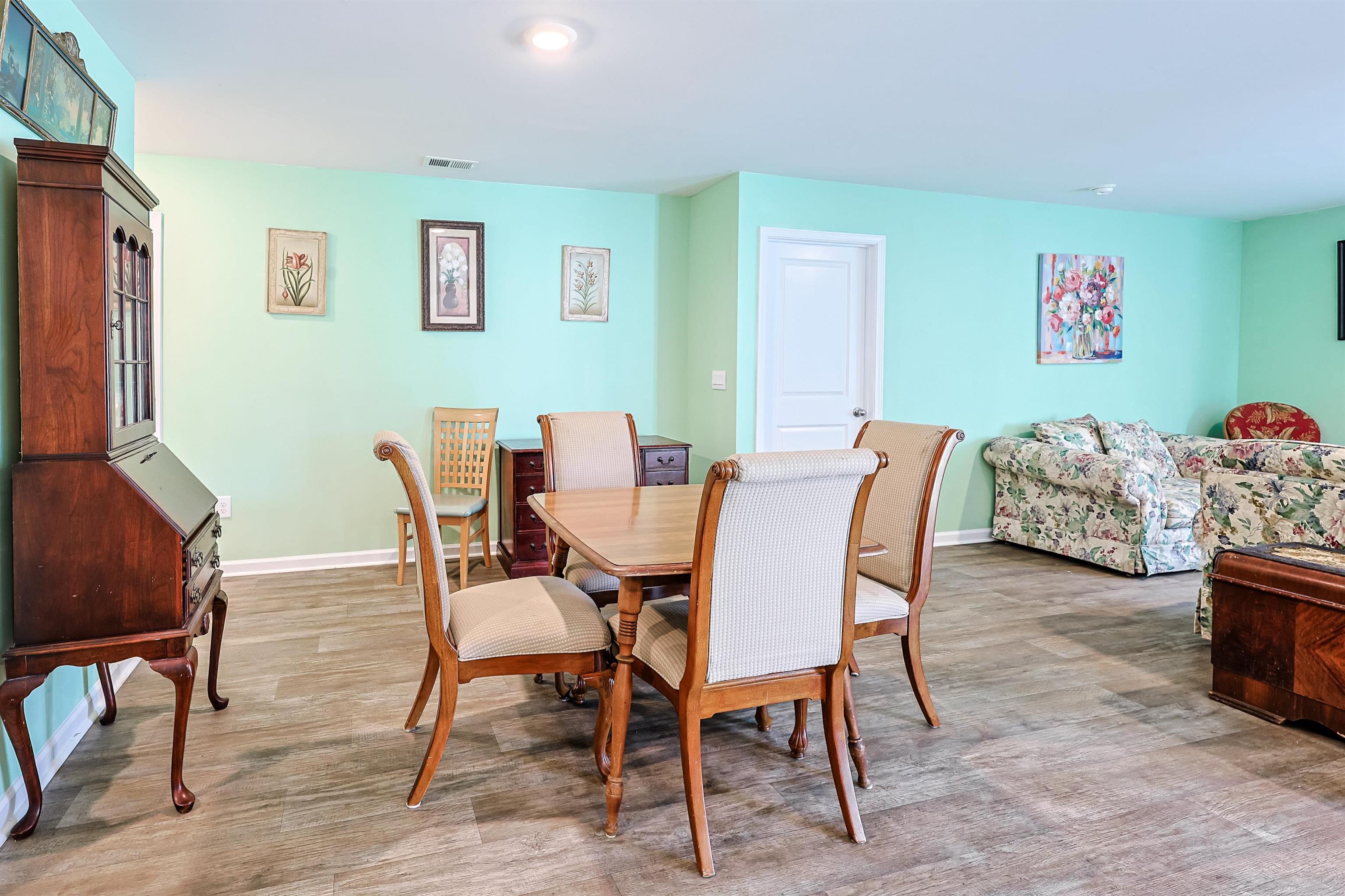 305 Woodcross Court Property Photo 25