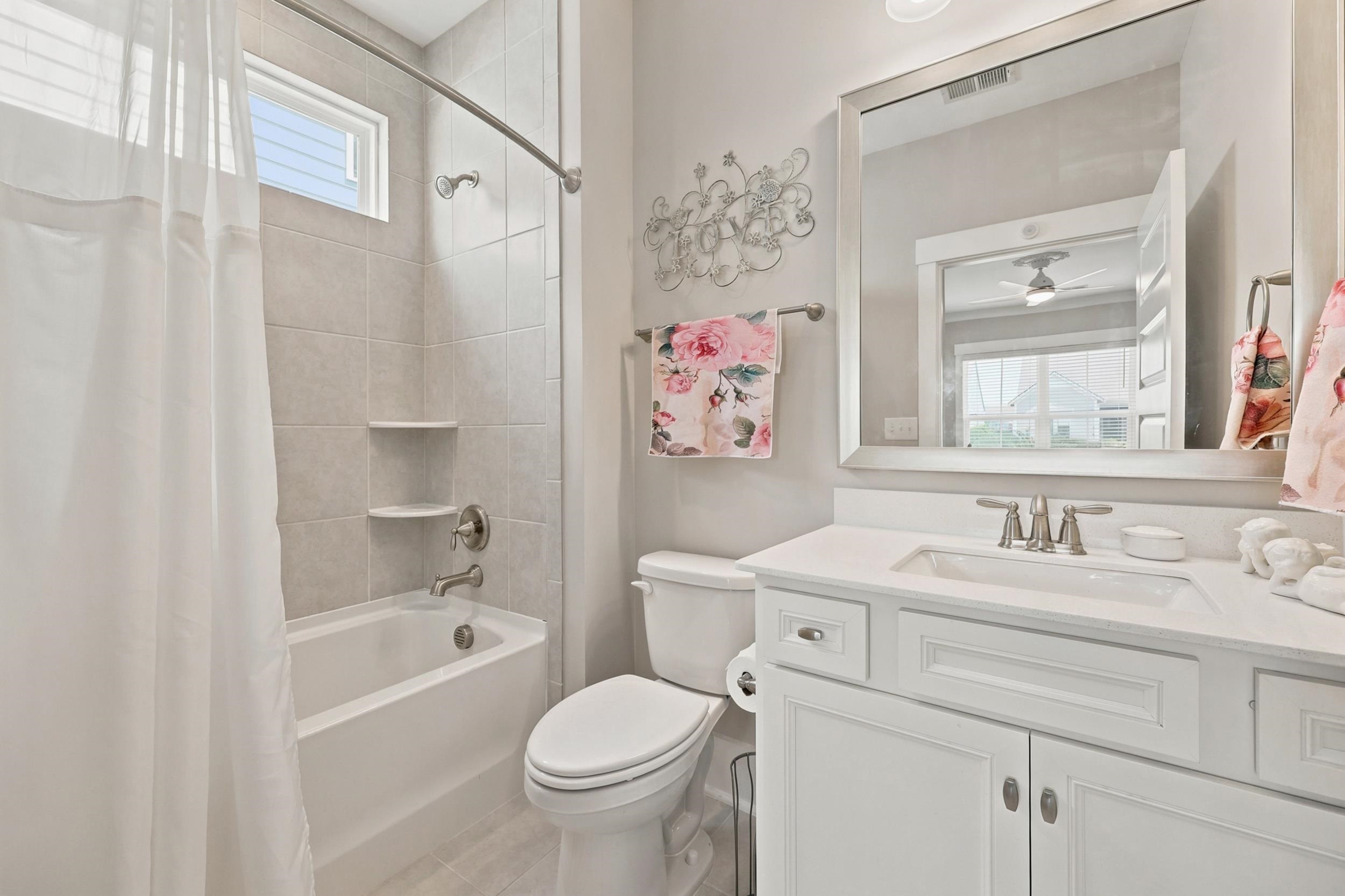 1200 Arezzo Ave. Property Photo 23