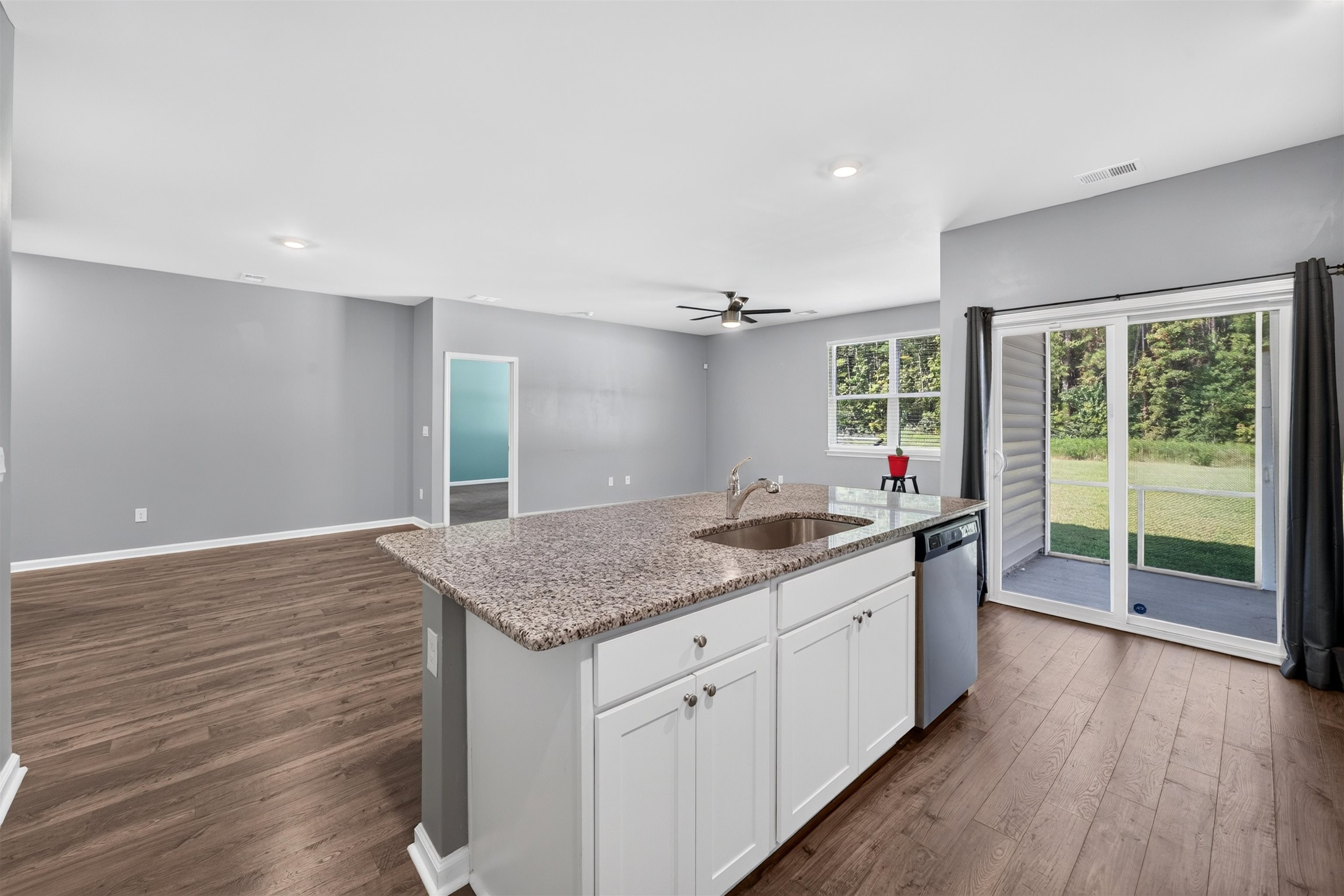 1440 Greenock Ln. Property Photo 6