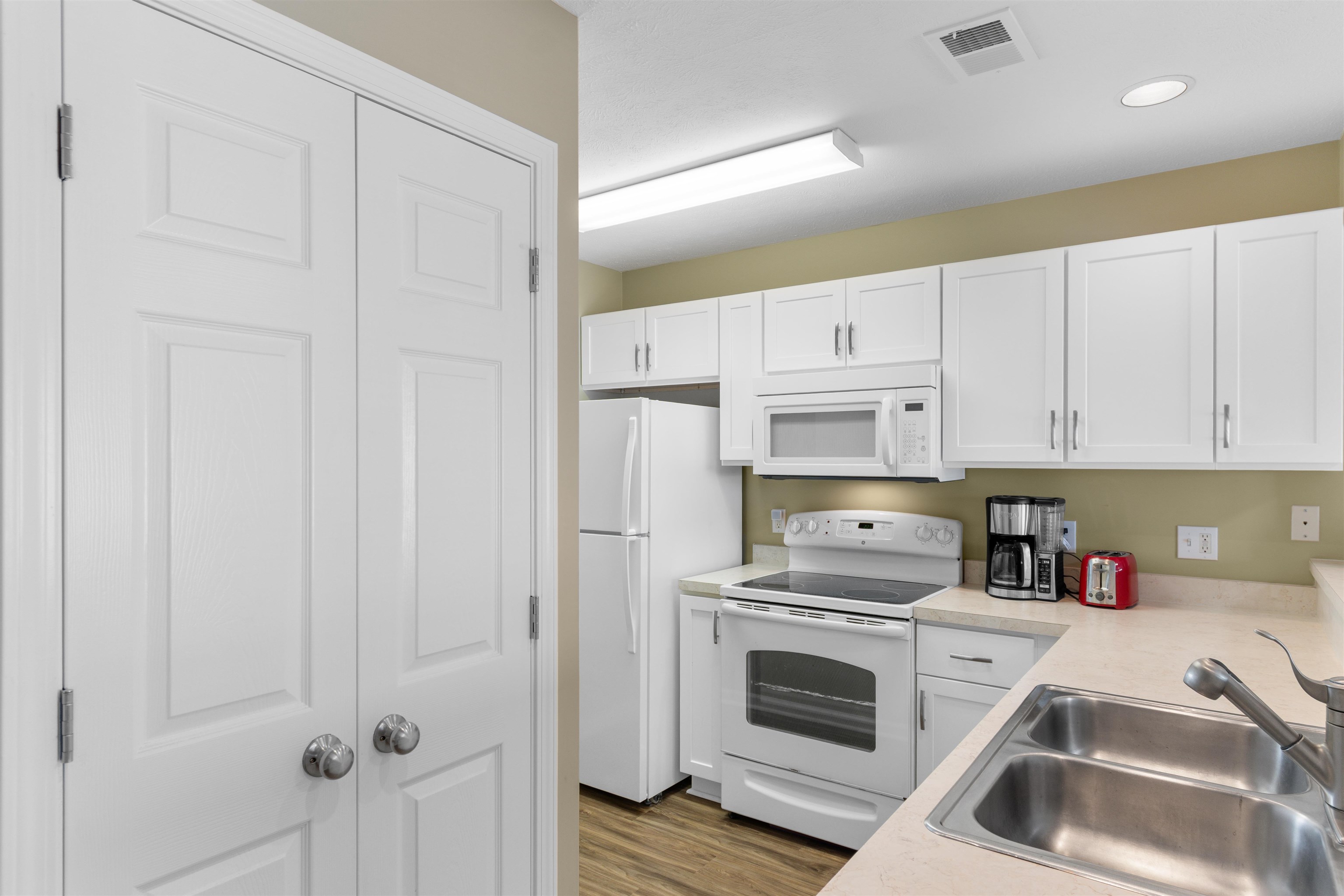 4633 Lightkeepers Way Property Photo 4