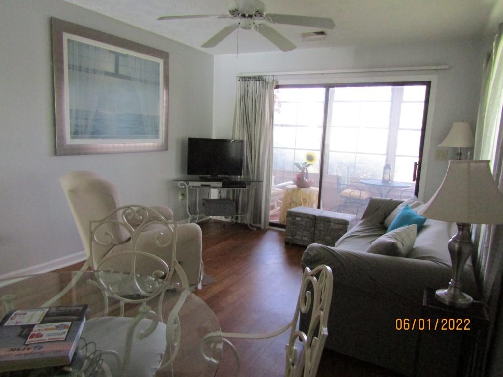 4266 Pinehurst Circle Property Photo 7