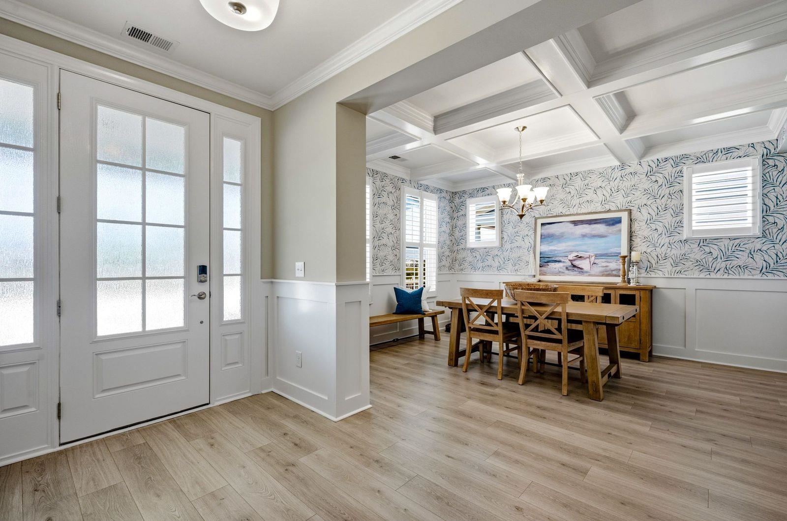 2081 Singing Palm Loop Property Photo 3