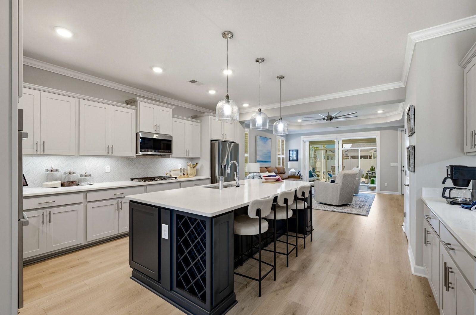 2081 Singing Palm Loop Property Photo 7
