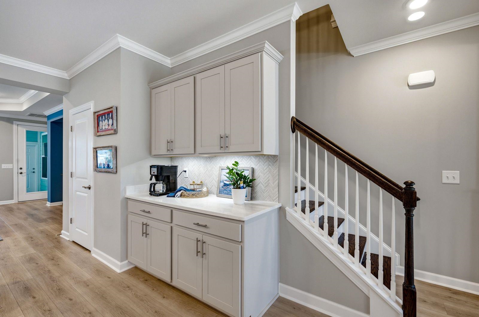 2081 Singing Palm Loop Property Photo 8