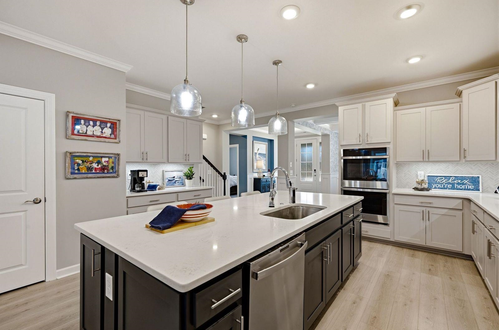 2081 Singing Palm Loop Property Photo 11
