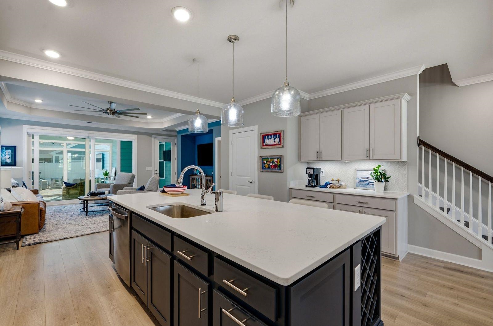 2081 Singing Palm Loop Property Photo 12
