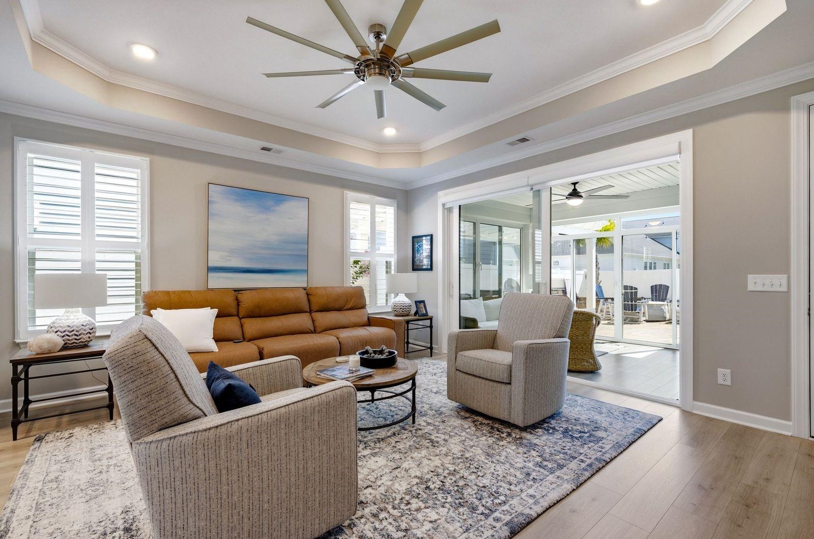 2081 Singing Palm Loop Property Photo 17