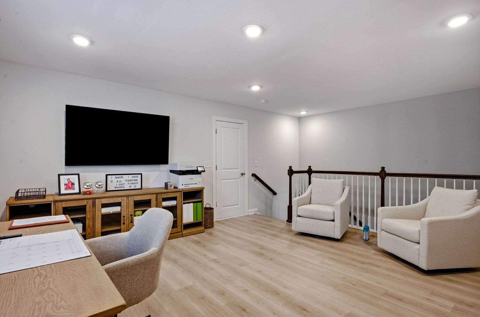 2081 Singing Palm Loop Property Photo 31