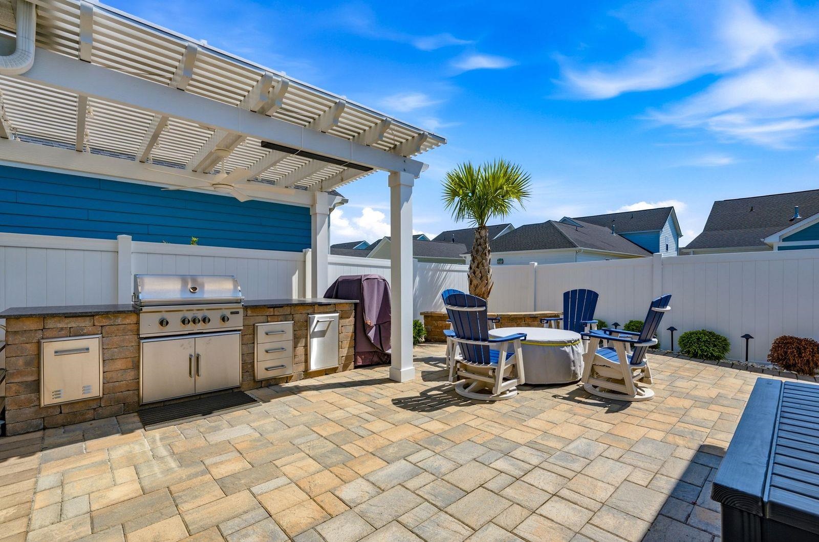 2081 Singing Palm Loop Property Photo 36