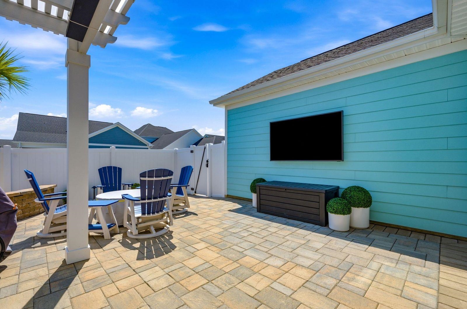 2081 Singing Palm Loop Property Photo 37