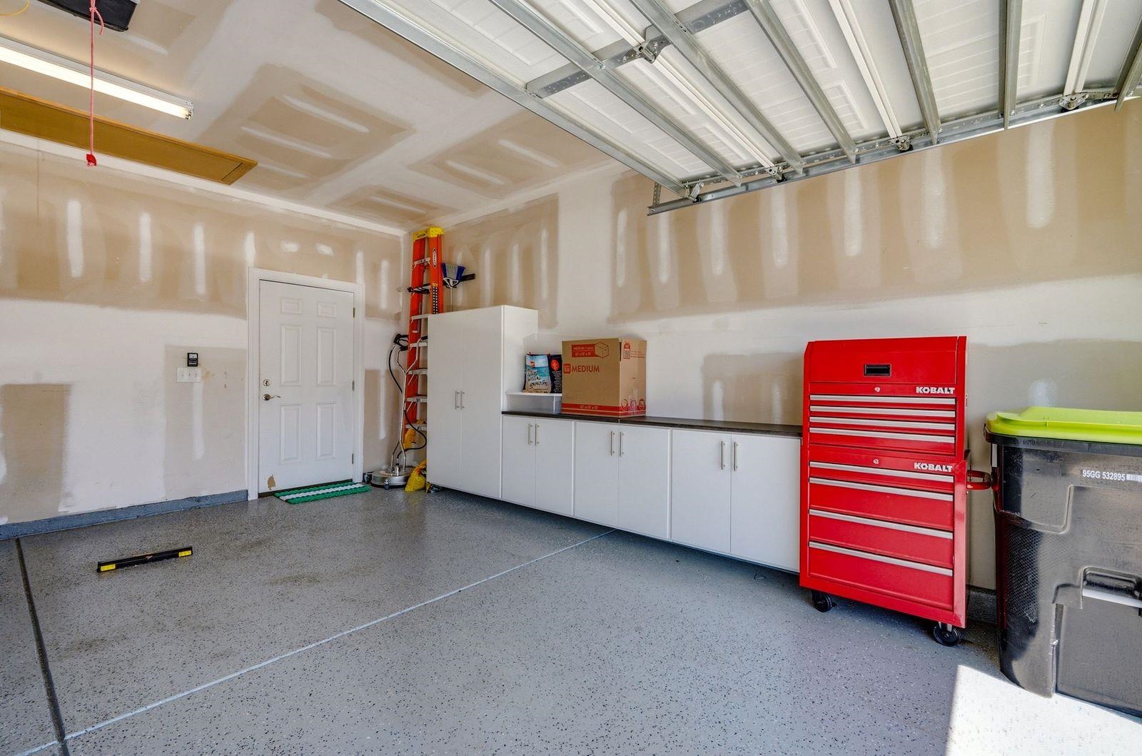 2081 Singing Palm Loop Property Photo 43