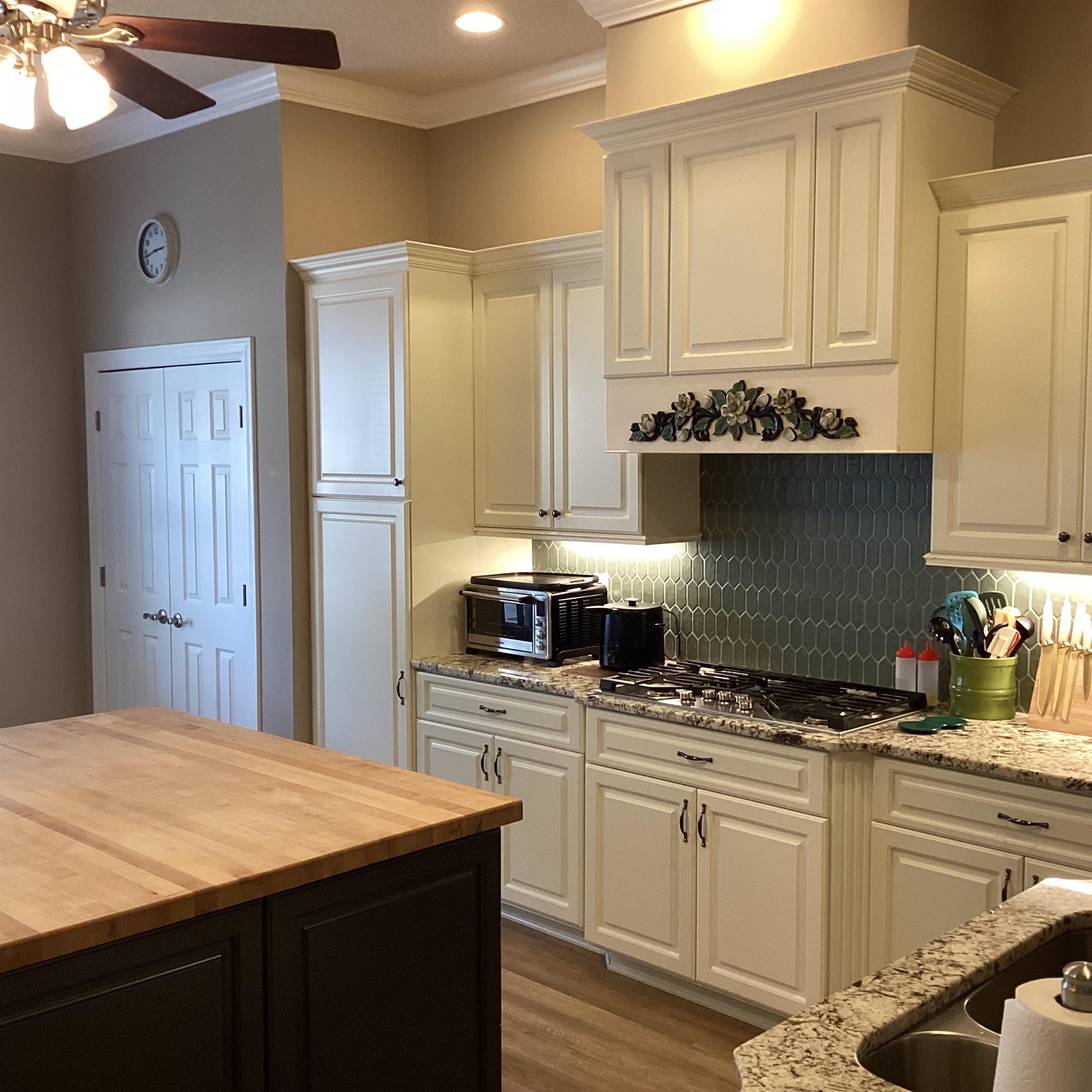 217 Camden Circle Property Photo 20