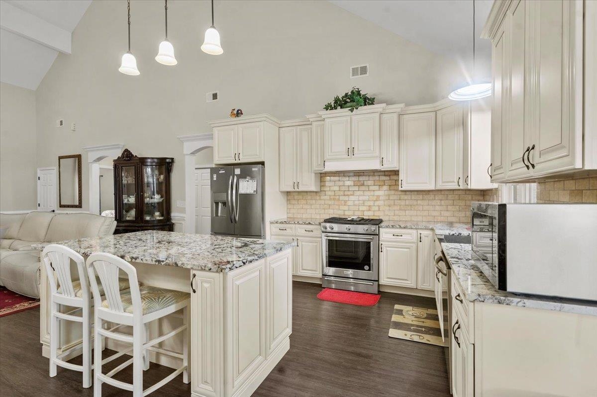 2215 Mclaurin Rd. Property Photo 3