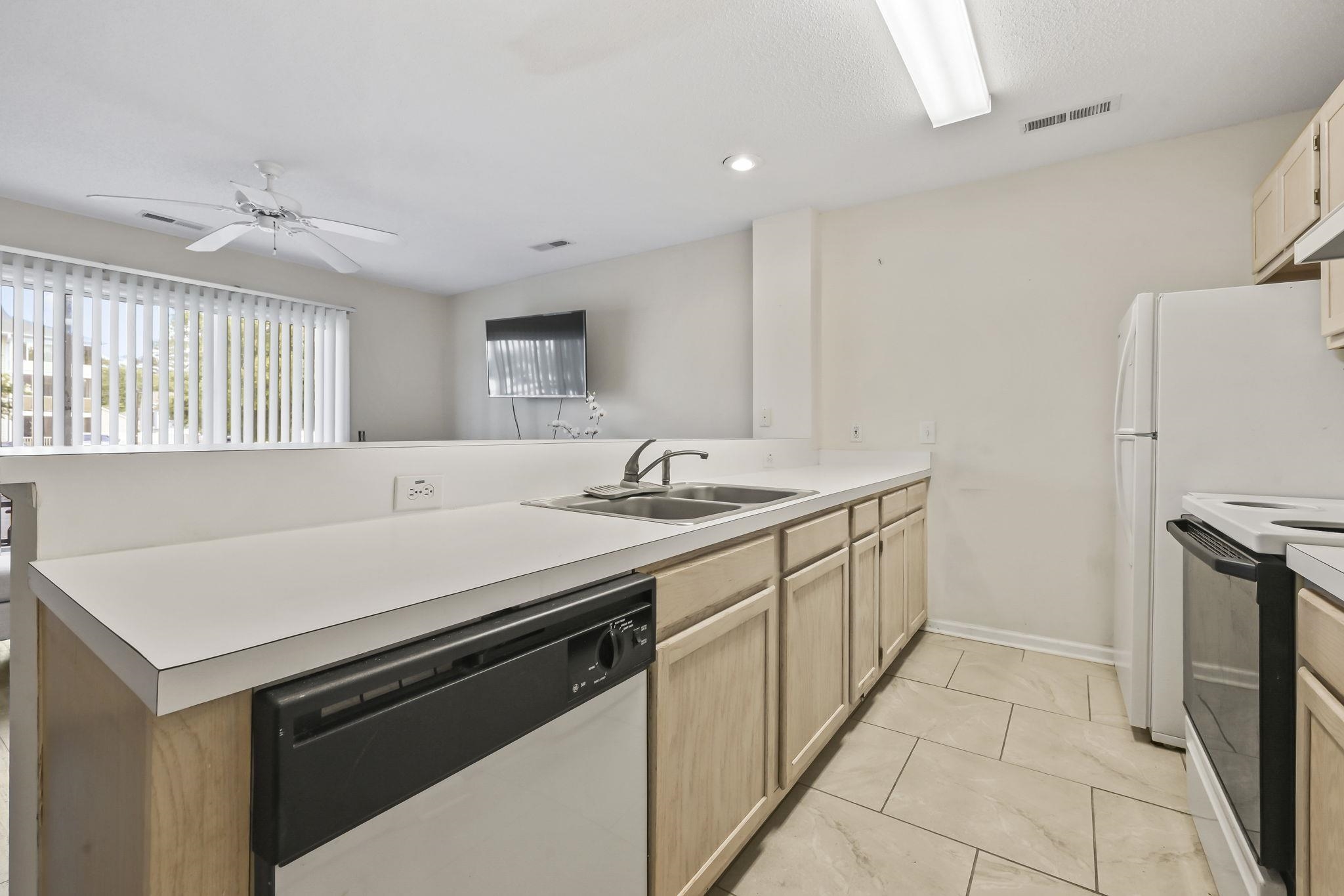 204 Landing Rd. Property Photo 6