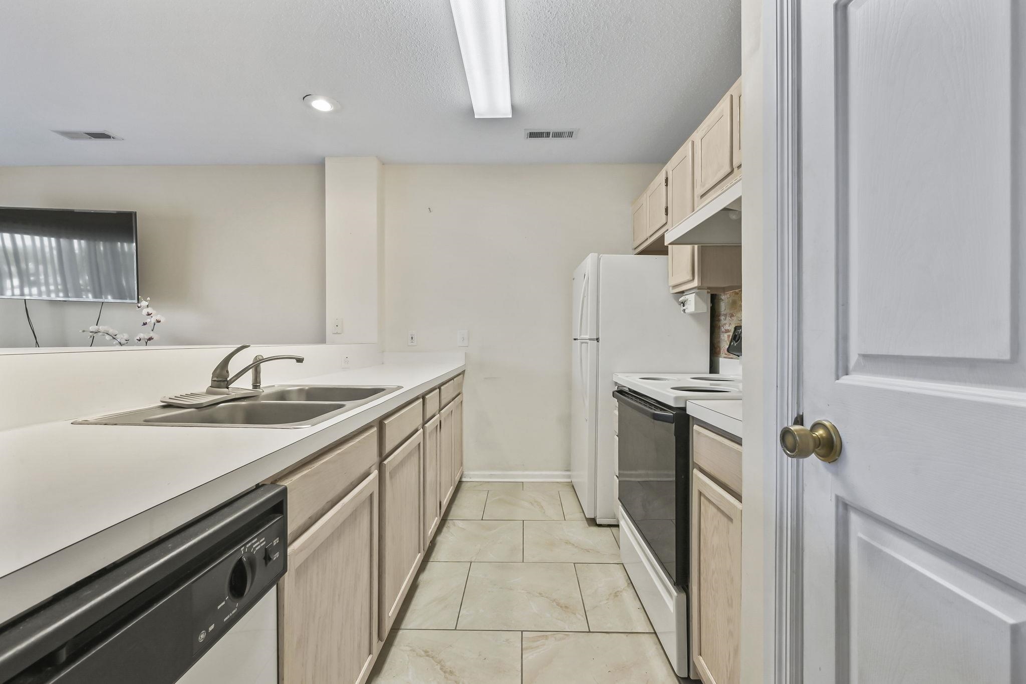 204 Landing Rd. Property Photo 8